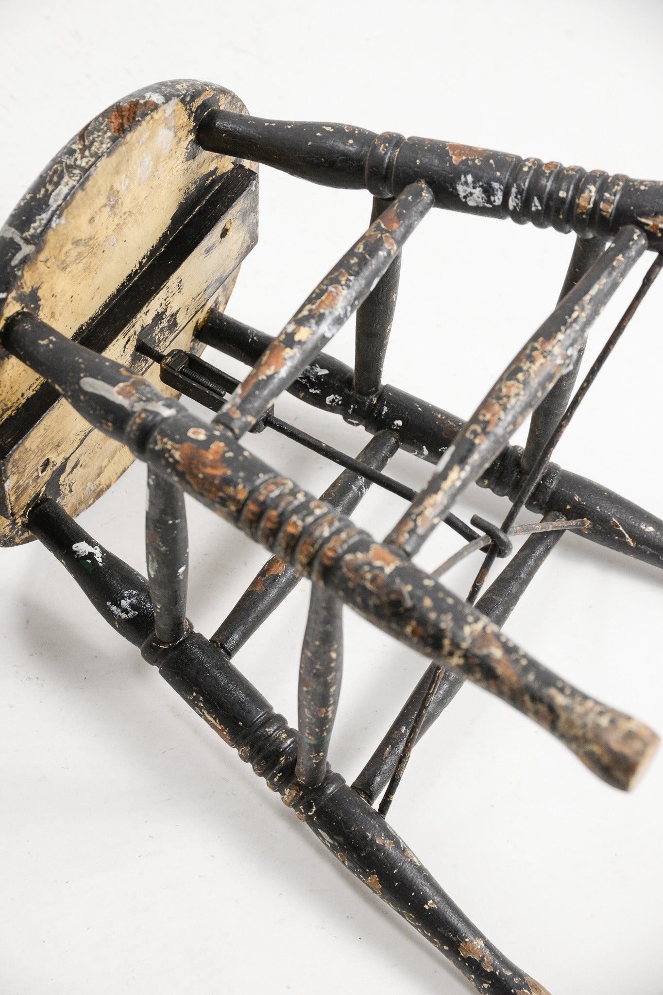 Black Wooden Stool / 黒い木製スツール