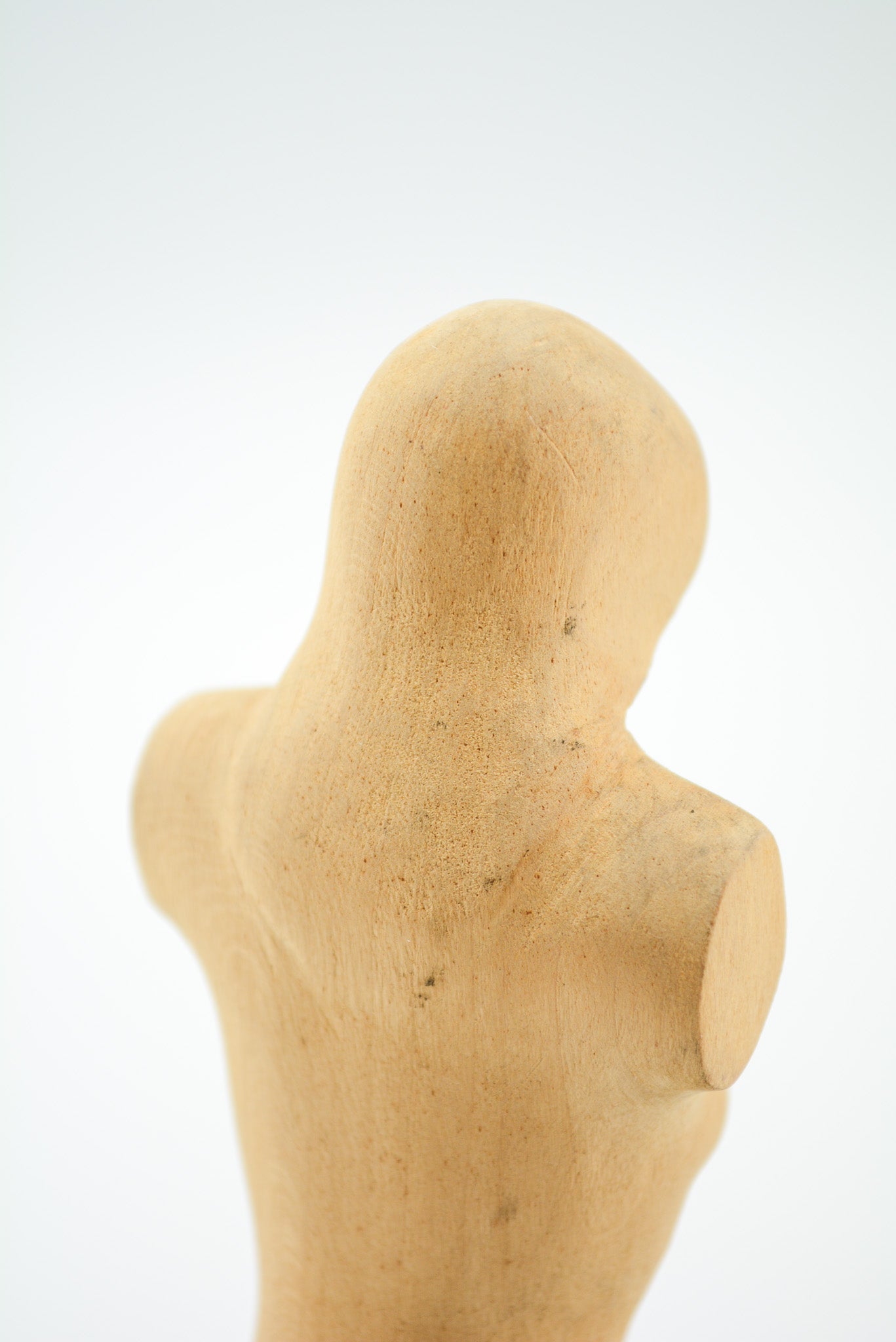 Abstract Wooden Female Form / 女性の木彫りのオブジェ
