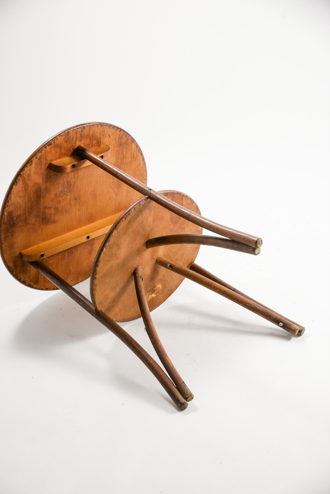 Bentwood Pedestal Round Table / 曲げ木脚 円卓 (ウッド)