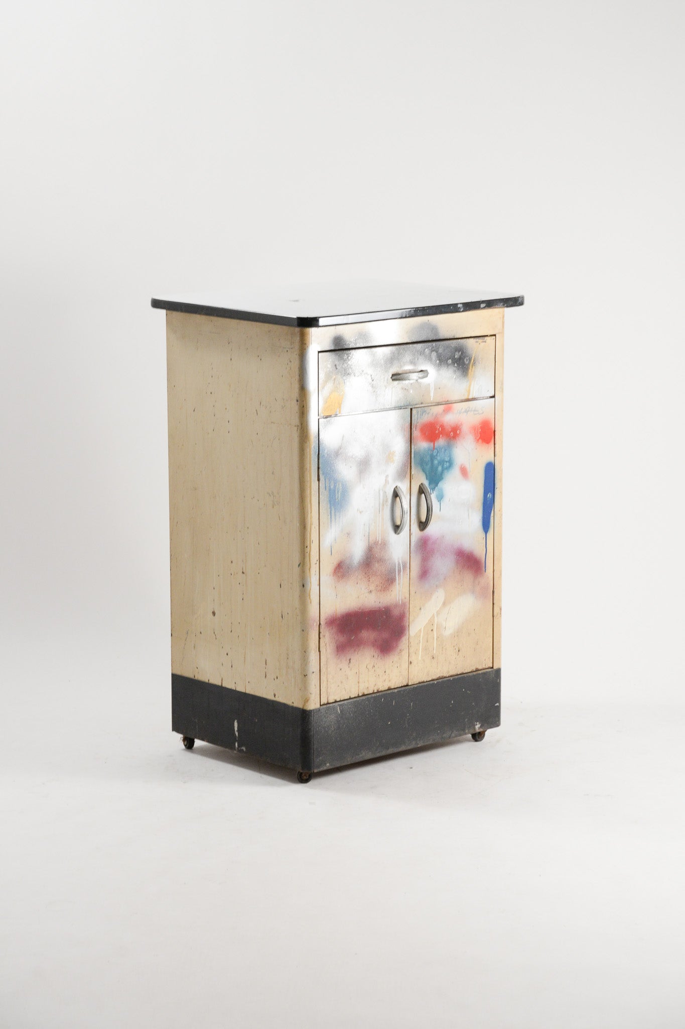 Vintage Graffiti Metal Cabinet / ヴィンテージ グラフィティ メタルキャビネット