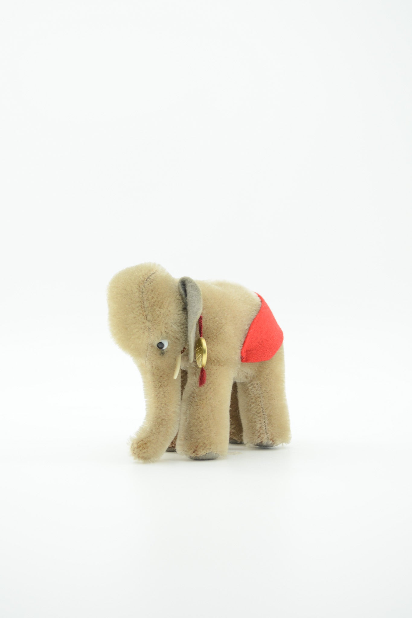 HERMANN Elephant Plush / HERMANN ゾウのぬいぐるみ