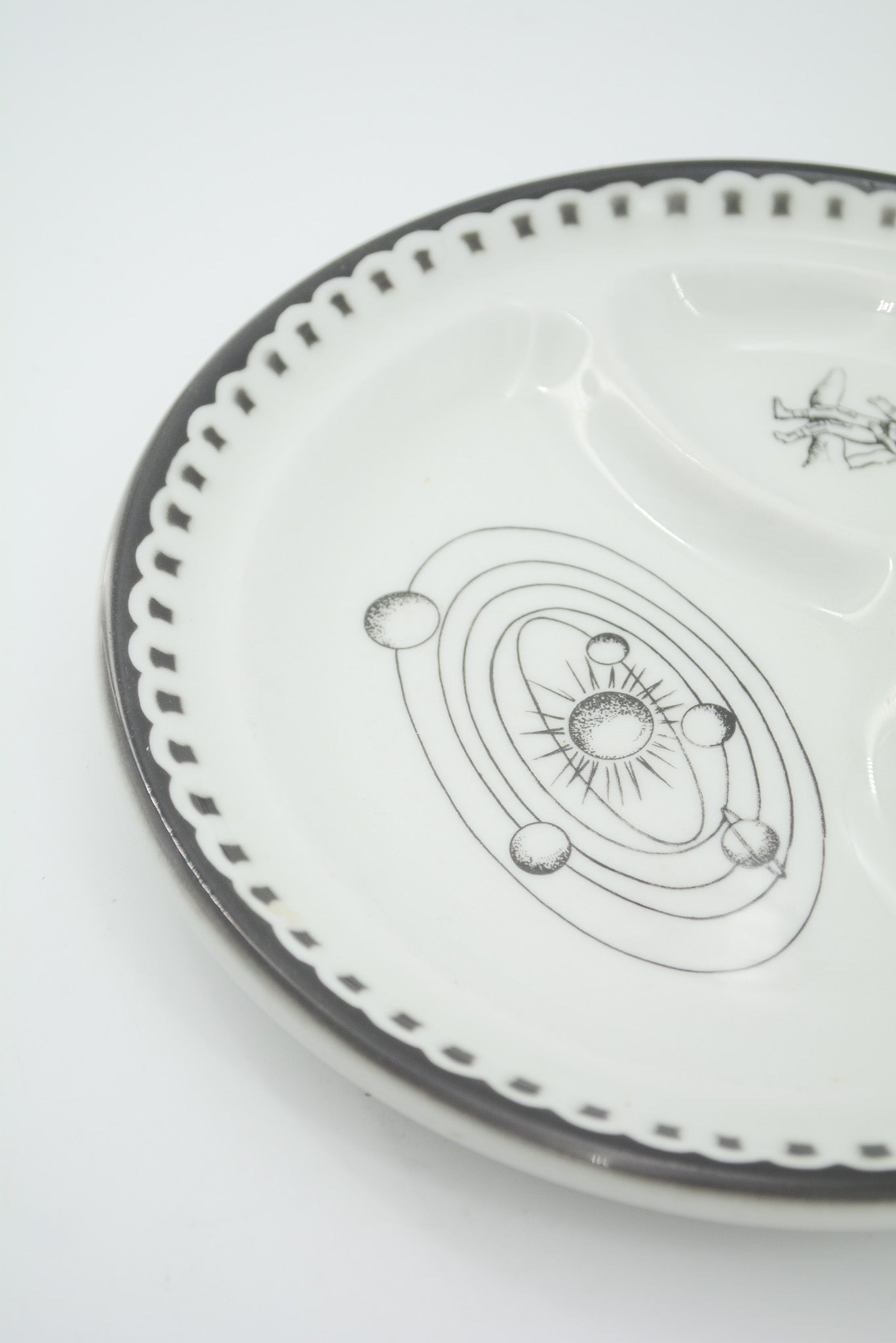 Ceramic Plate Plane and Planets / 陶器皿 飛行機と惑星