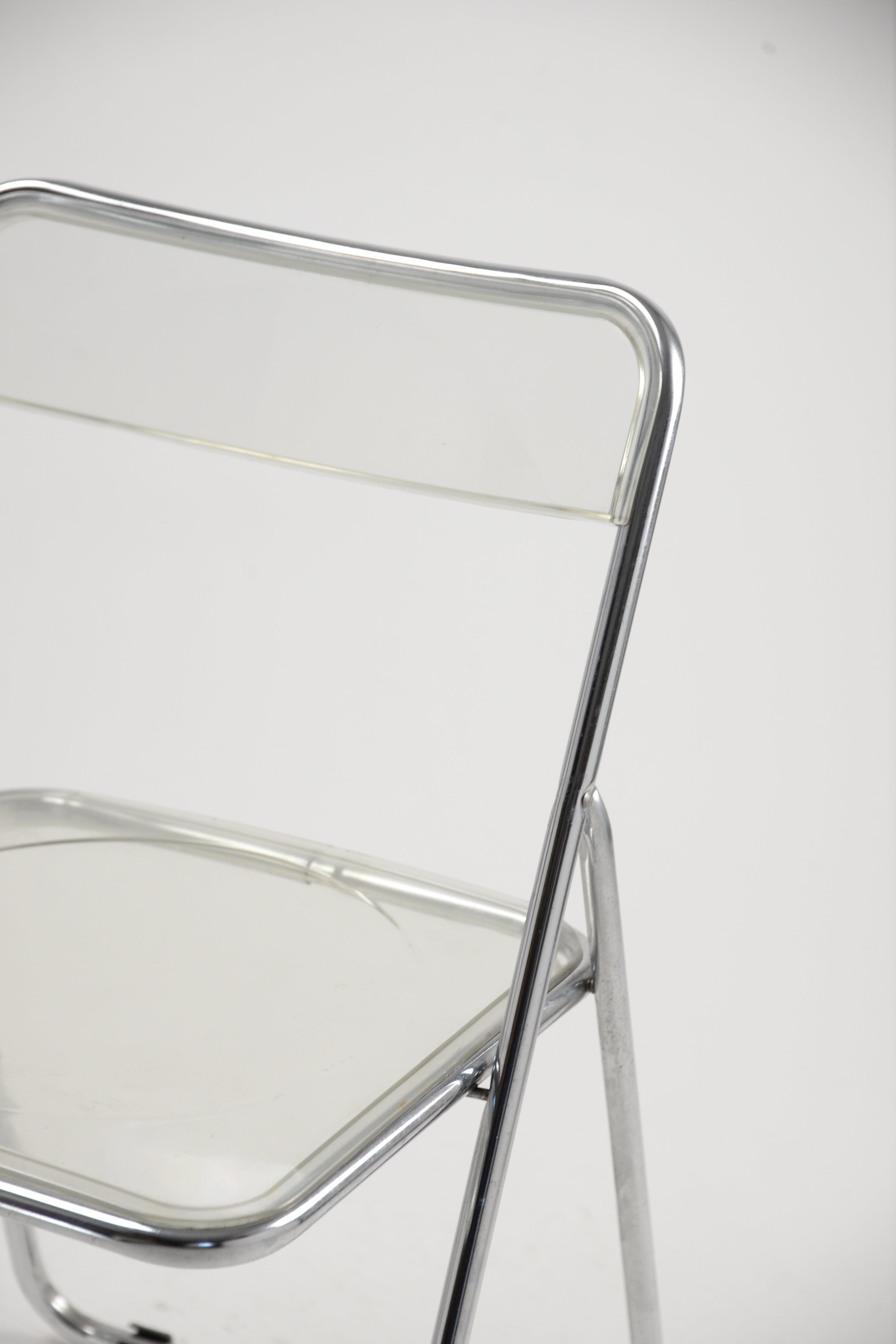 Plastic Folding Chair / プラスチック 折りたたみイス