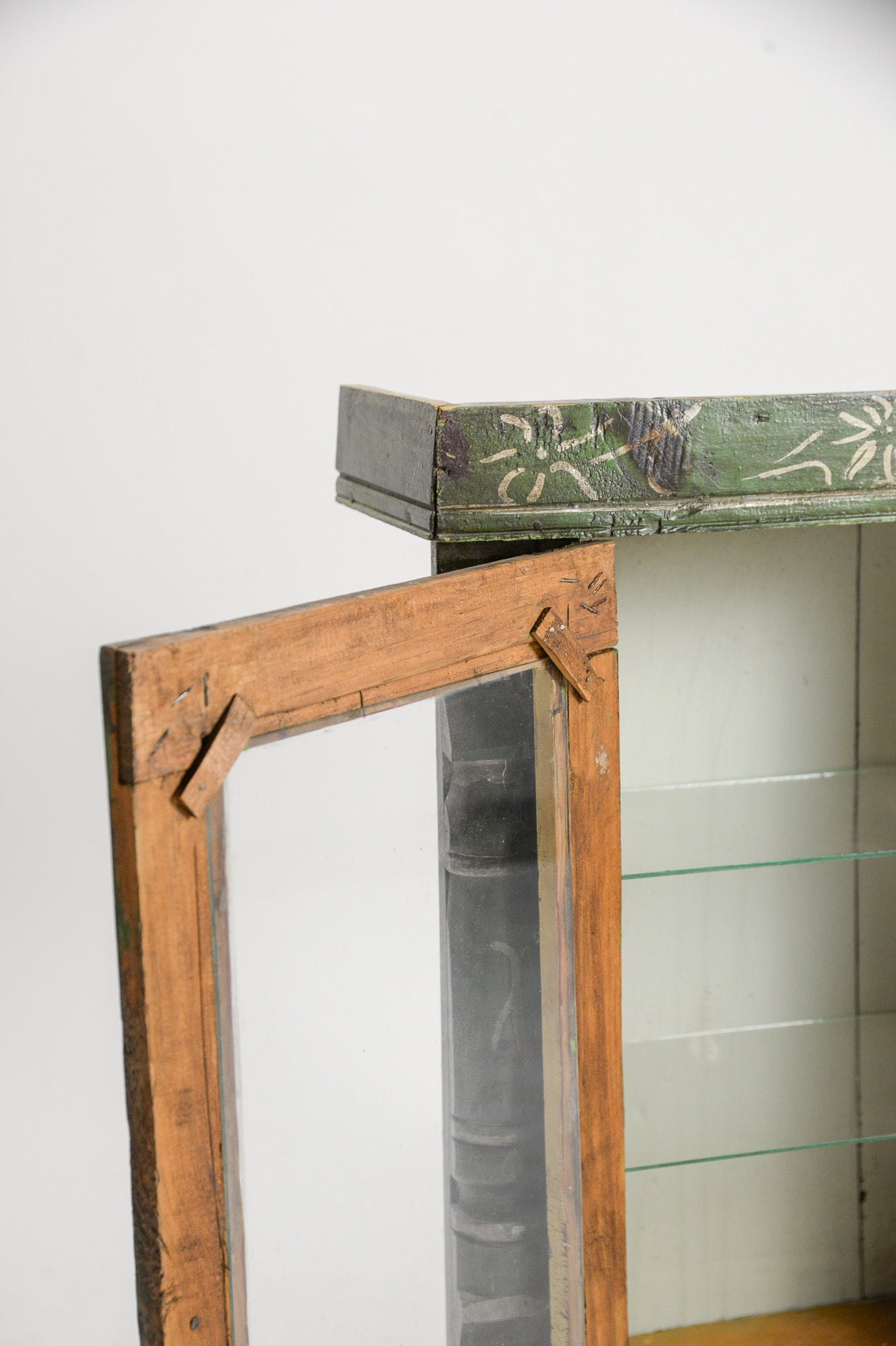 Green Wooden Glass Case / ガラスケース 緑木製