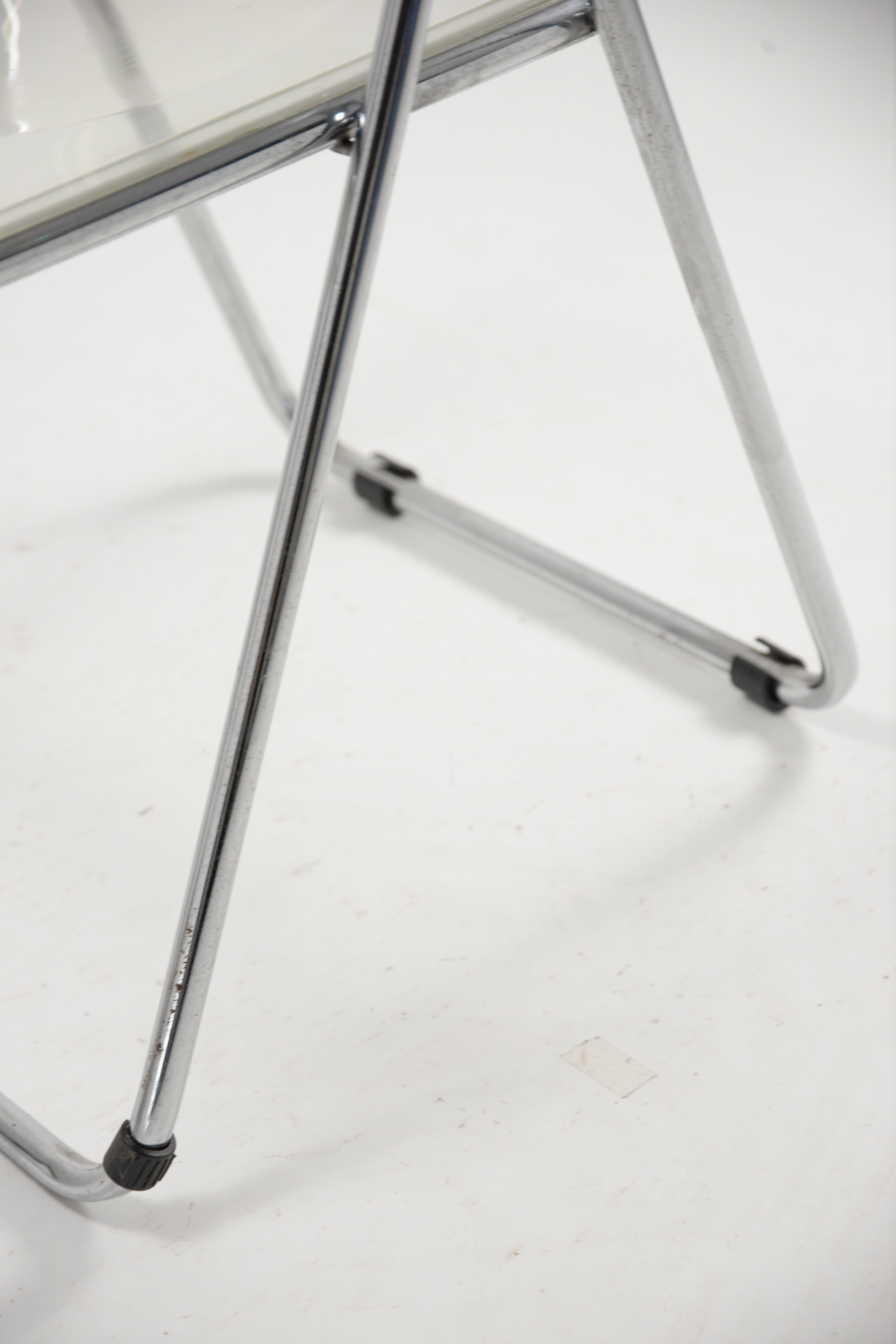 Plastic Folding Chair / プラスチック 折りたたみイス