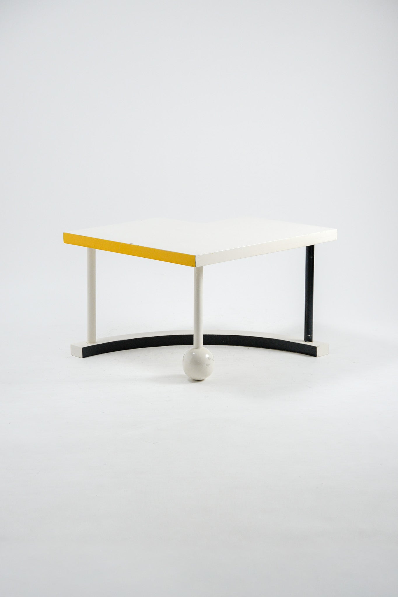 Side Table / サイドテーブル