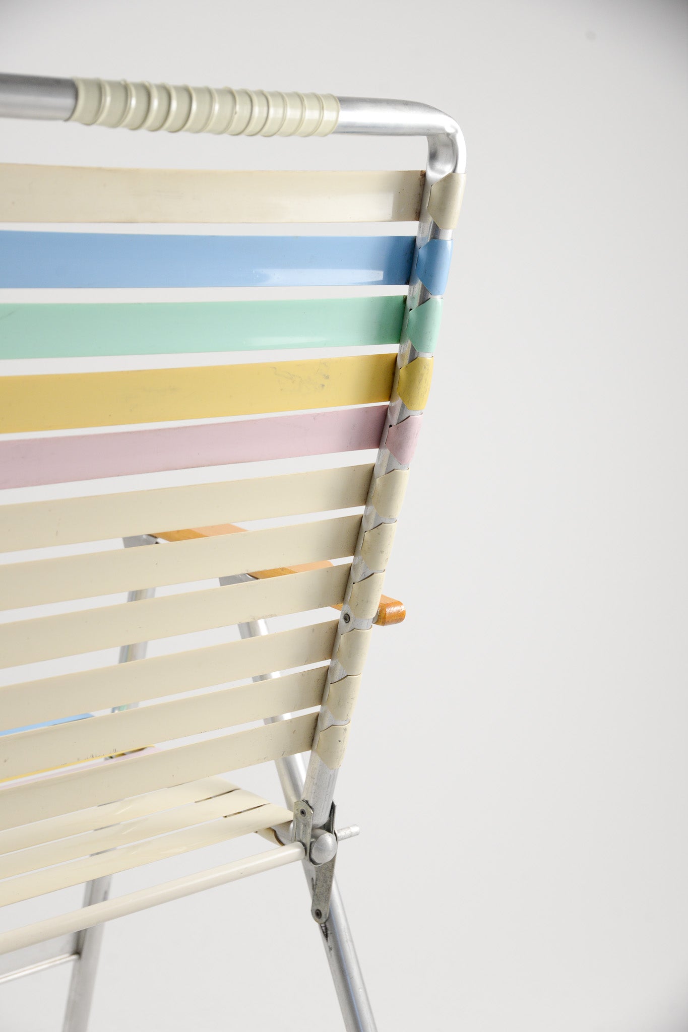 Folding Chair with Armrests / アーム付き折りたたみ椅子
