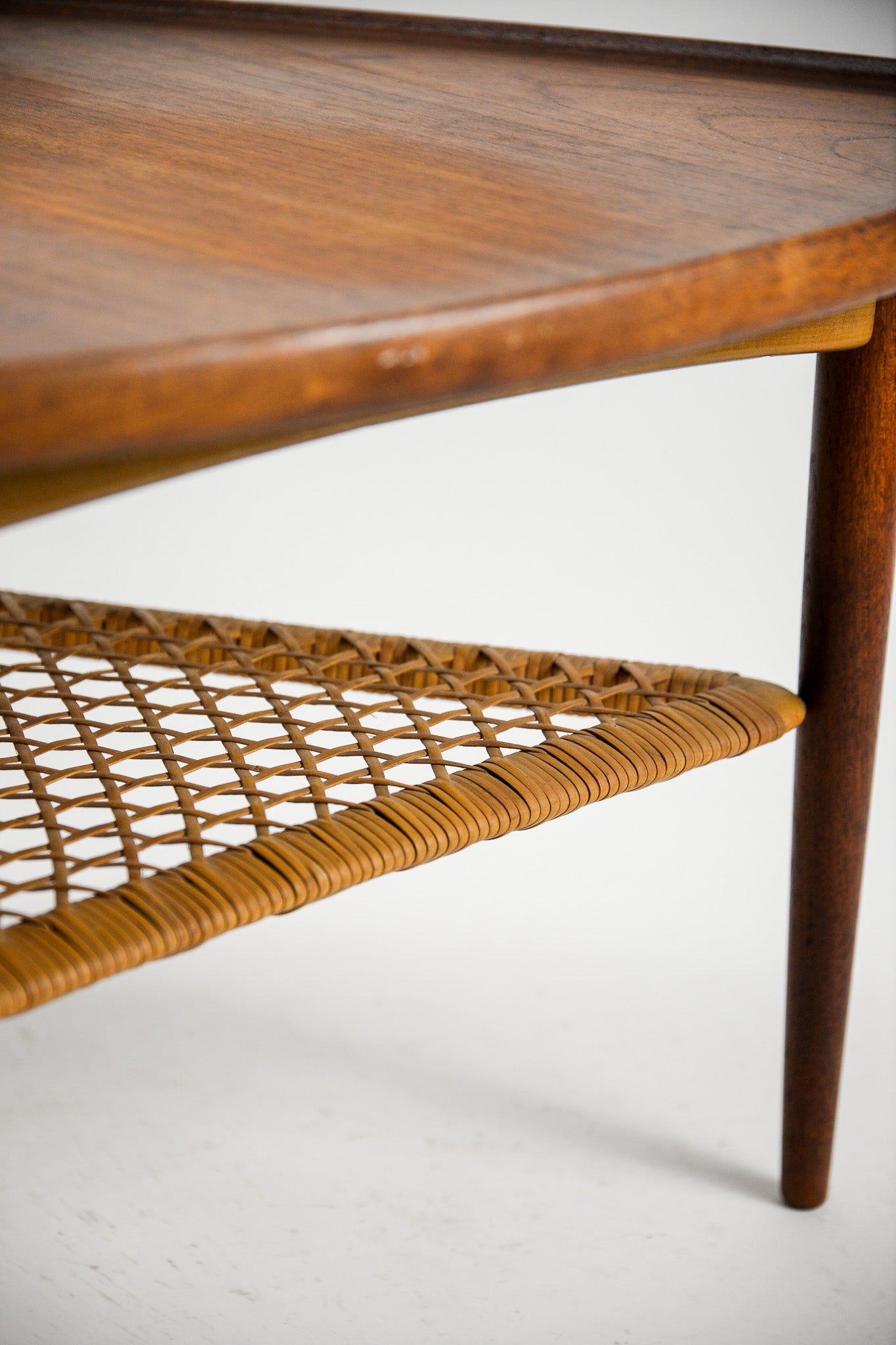Triangular Coffee Table with Cane Shelf by Johannes Andersen / ヨハネス・アンデルセン 三角形コーヒーテーブル（ラタン棚付き）