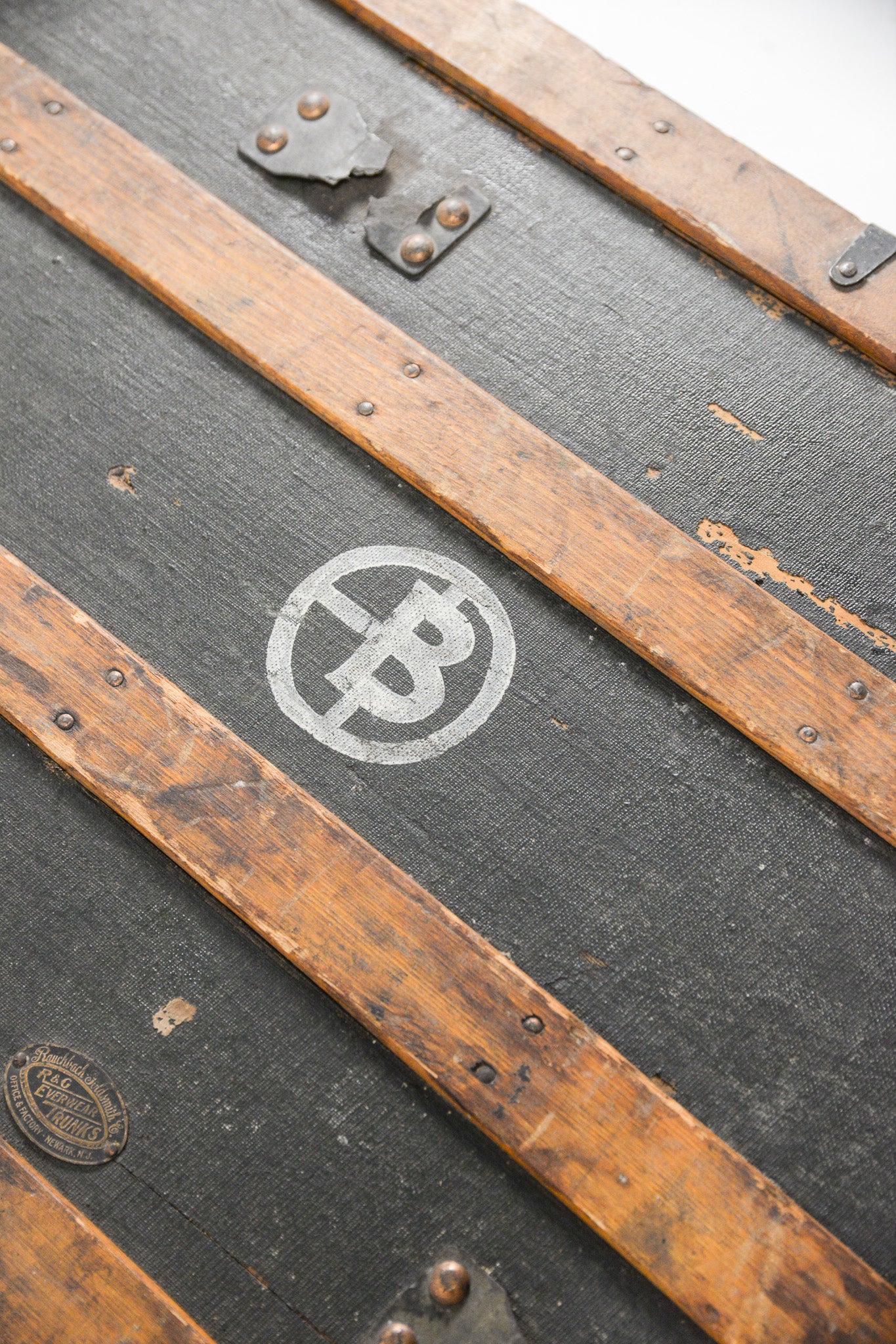 Vintage Black Steam Trunk / 黒トランク