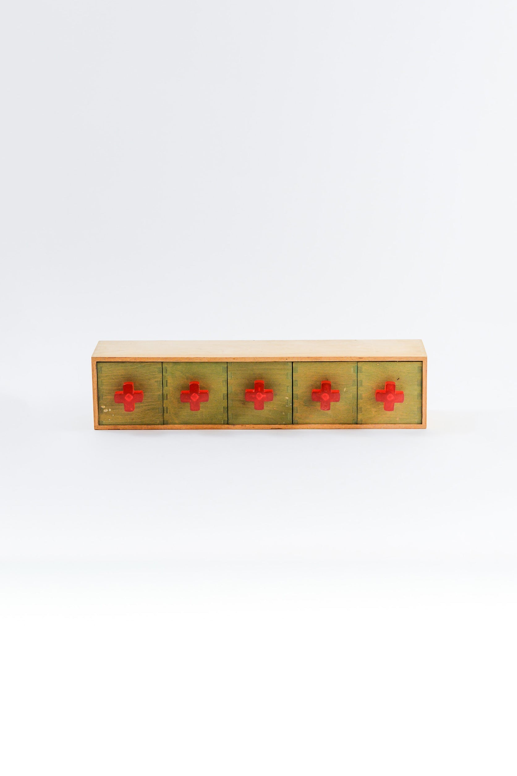 Wall-mounted 5-Drawer Chest / 壁付けの5連引き出し