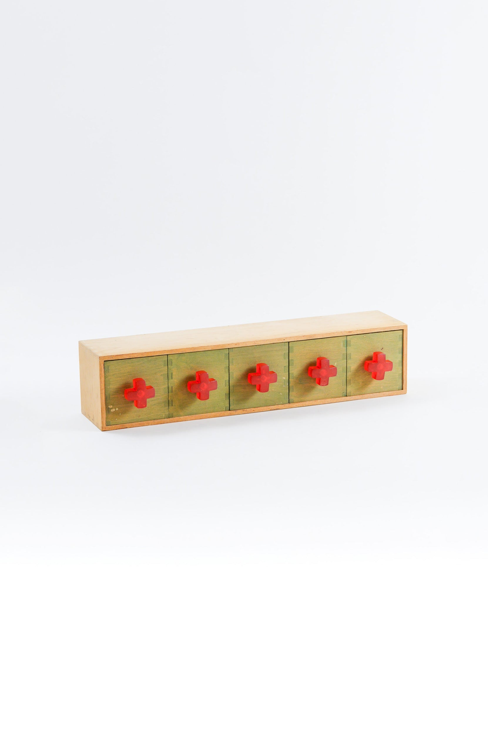 Wall-mounted 5-Drawer Chest / 壁付けの5連引き出し