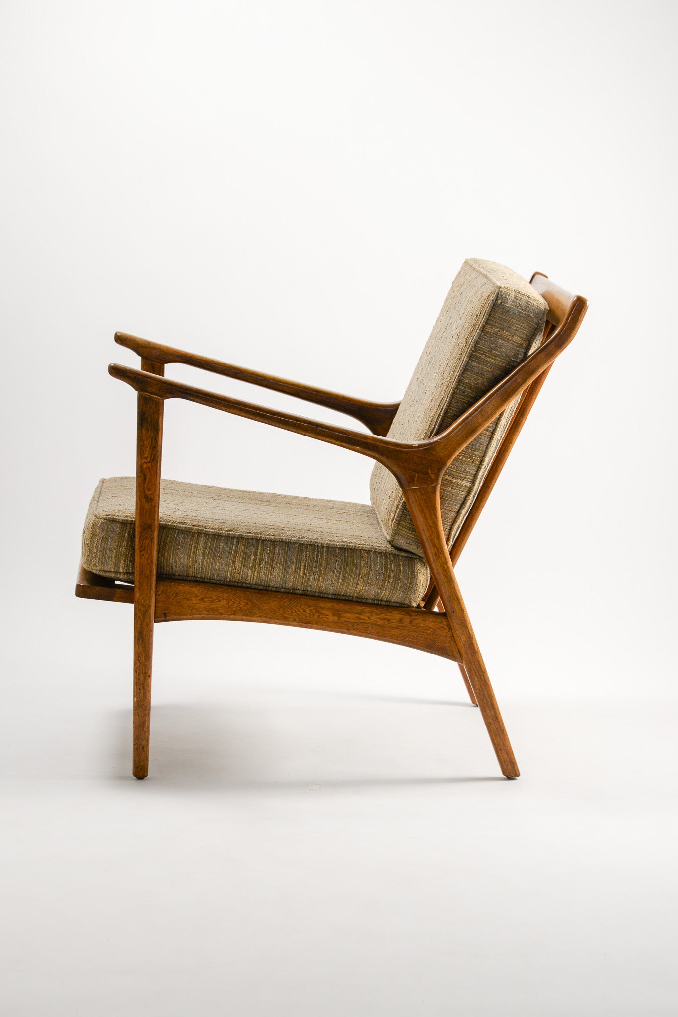 Wooden Arm Fabric Chair / 木製アームファブリックチェア