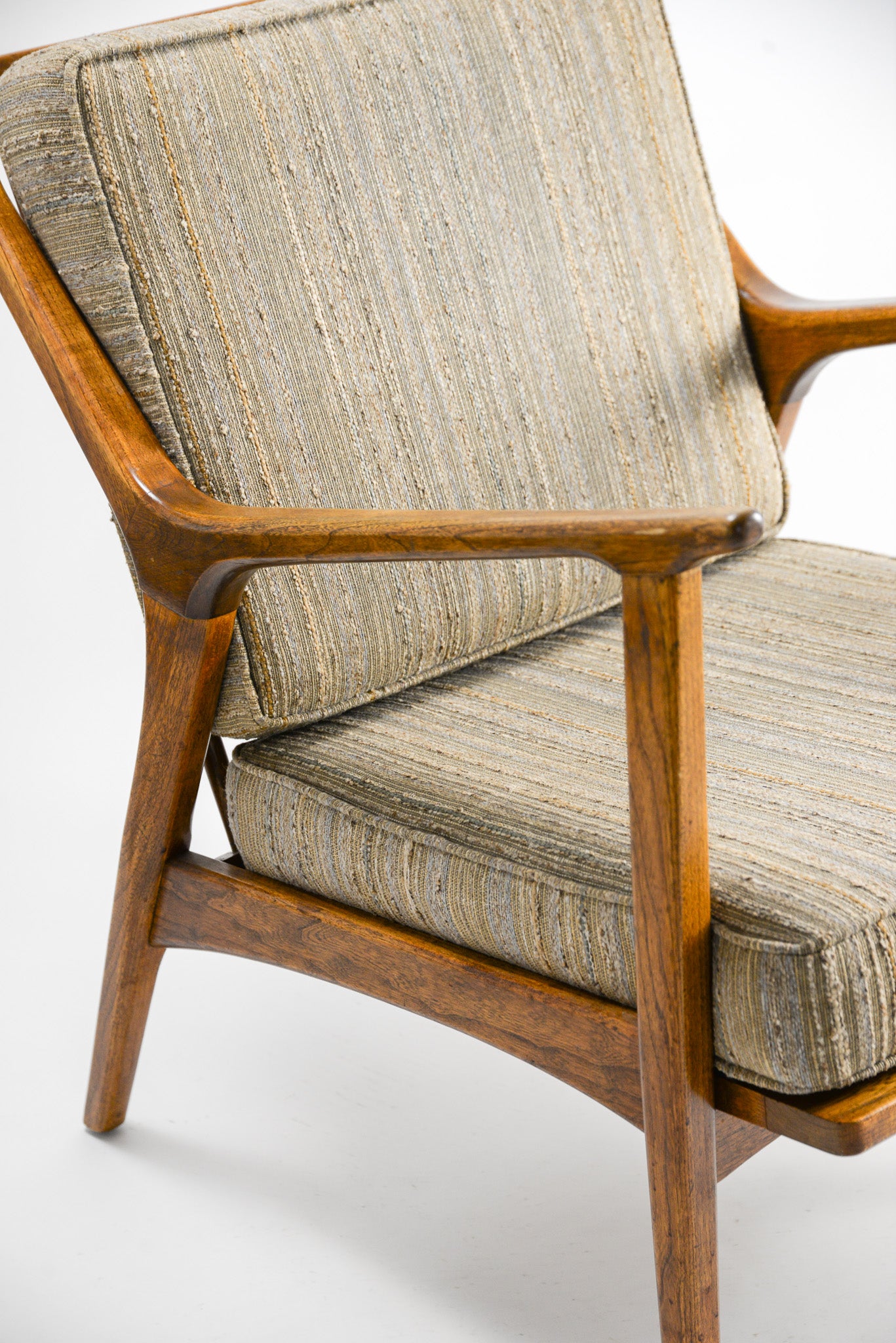 Wooden Arm Fabric Chair / 木製アームファブリックチェア