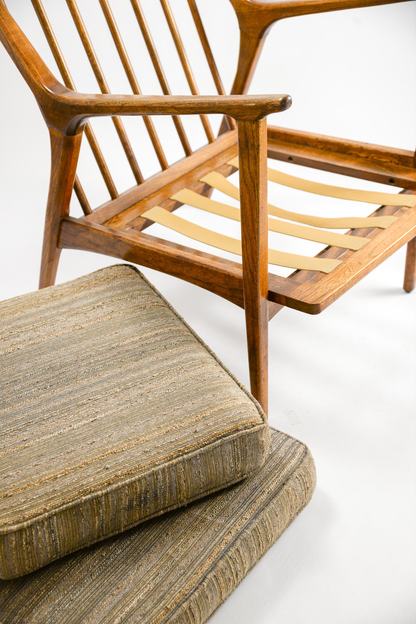 Wooden Arm Fabric Chair / 木製アームファブリックチェア