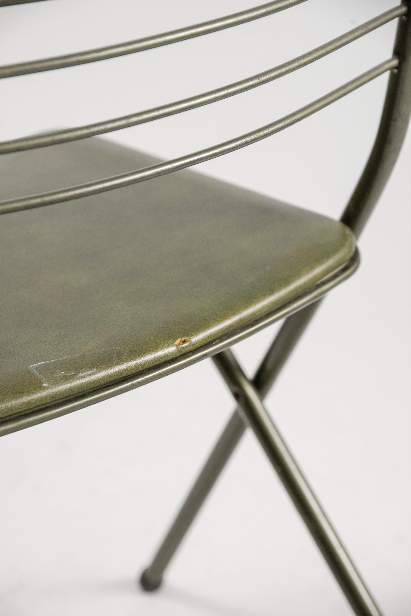 Metal Folding Chair / メタル折りたたみ椅子