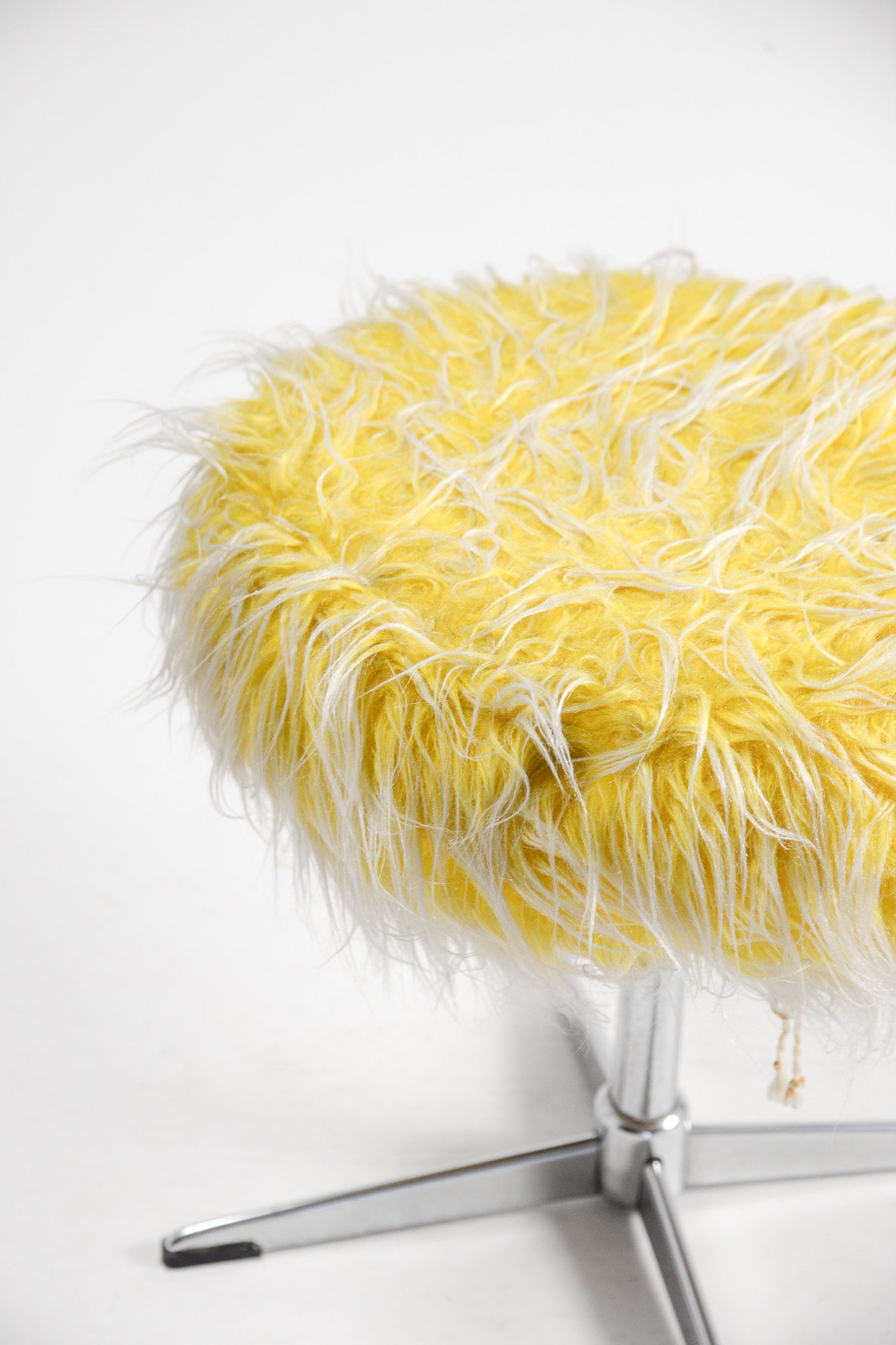 MOFU MOFU Stool Yellow / モフモフ スツール