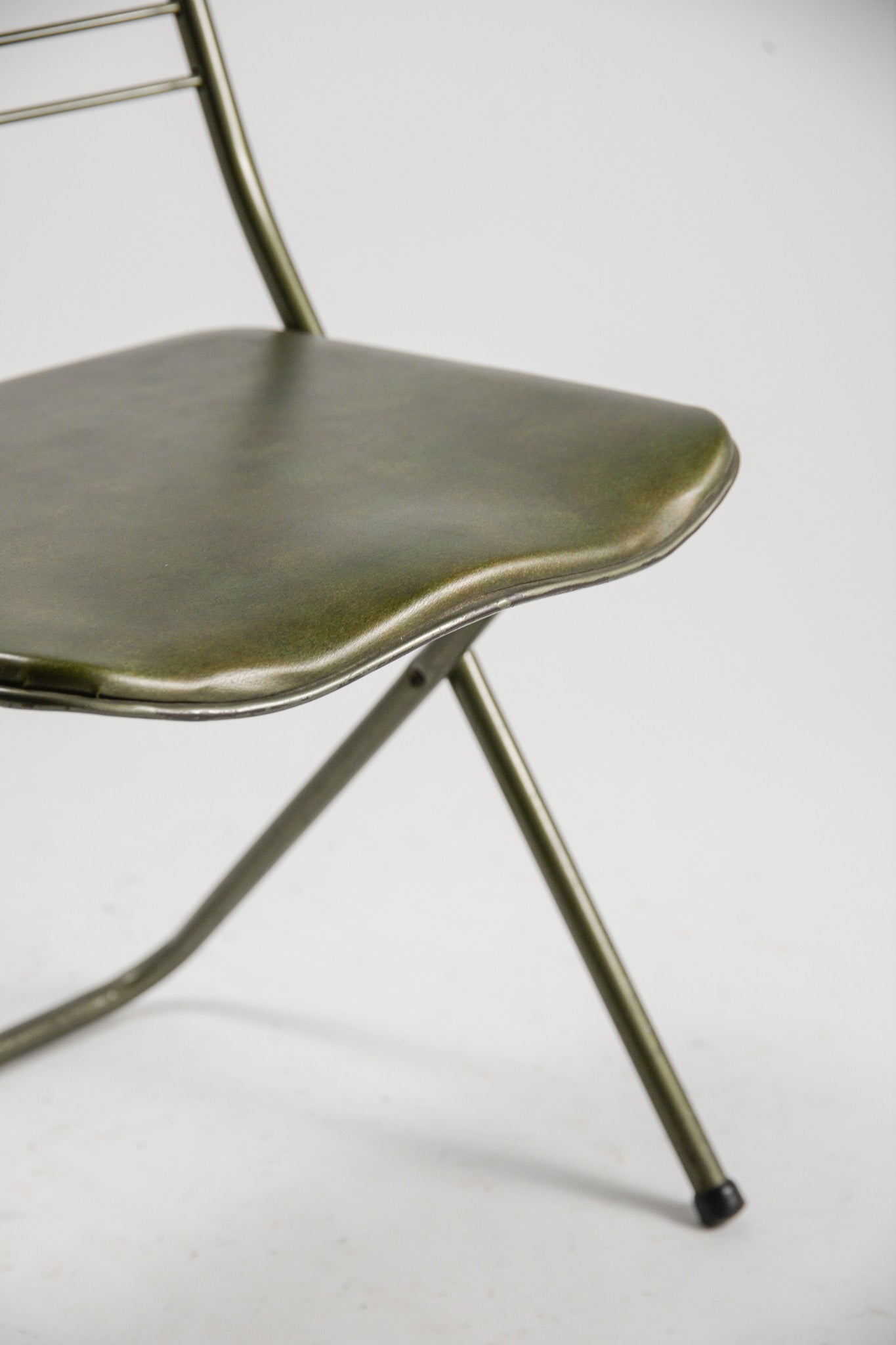 Metal Folding Chair / メタル折りたたみ椅子
