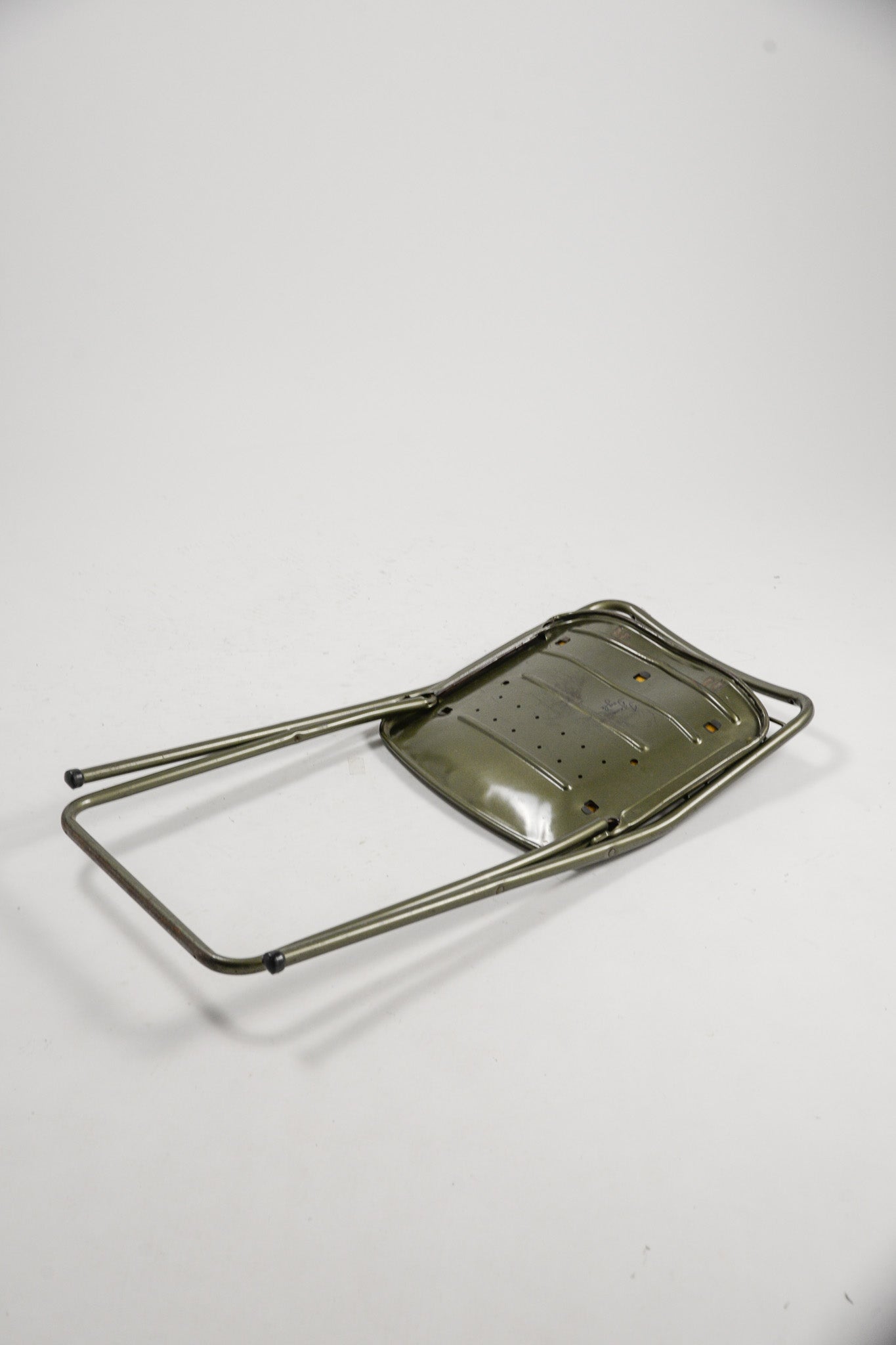Metal Folding Chair / メタル折りたたみ椅子
