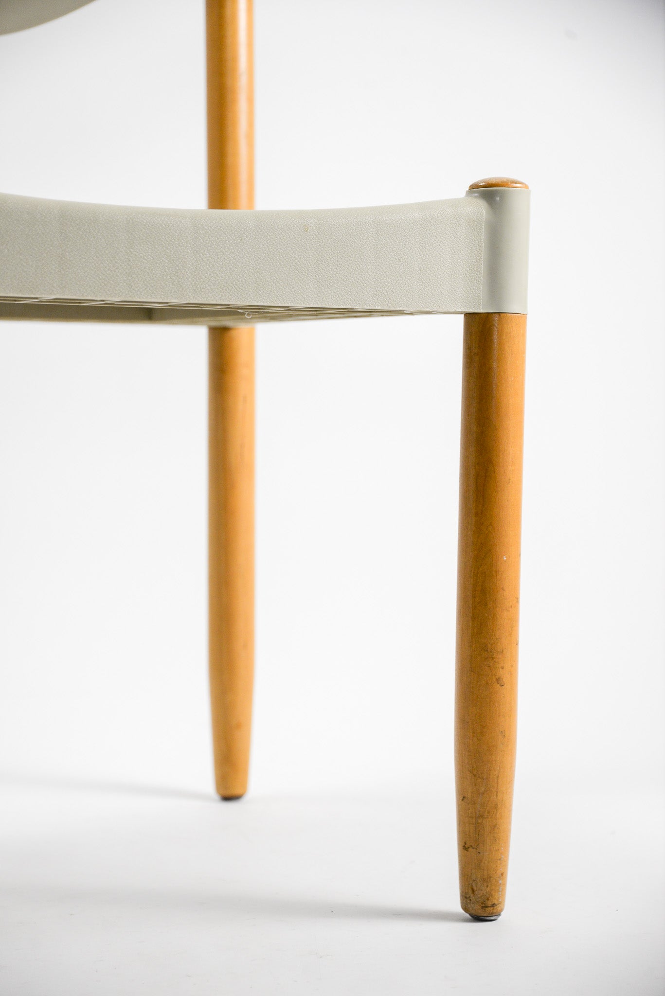 Stacking The Strax chair by CASARA / スタッキング Straxチェア CASARA