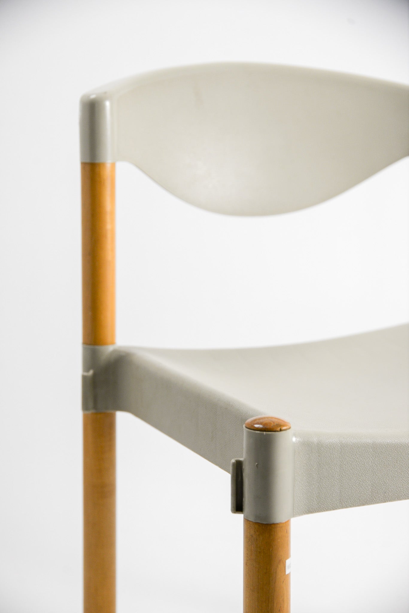 Stacking The Strax chair by CASARA / スタッキング Straxチェア CASARA