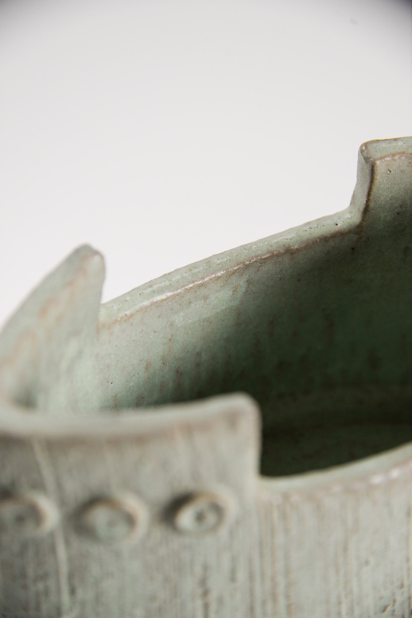 Ceramic Pedestal Stand / 高杯型の陶器