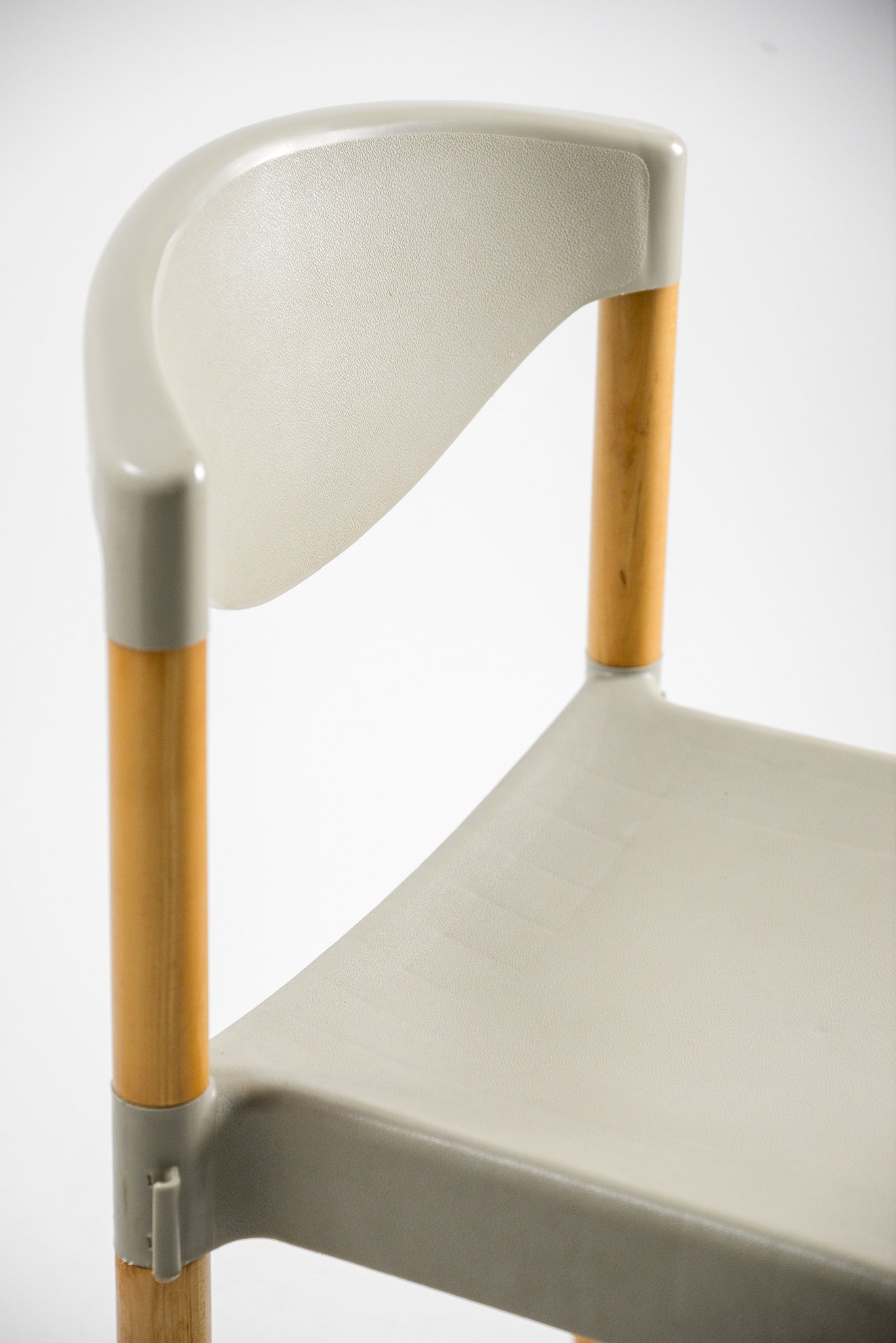 Stacking The Strax chair by CASARA / スタッキング Straxチェア CASARA