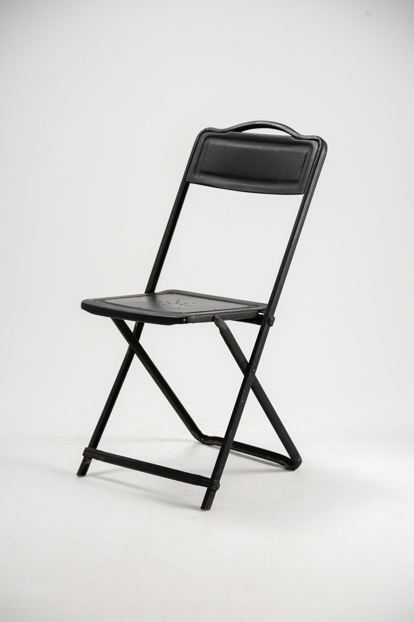 Folding Chair / 折りたたみイス