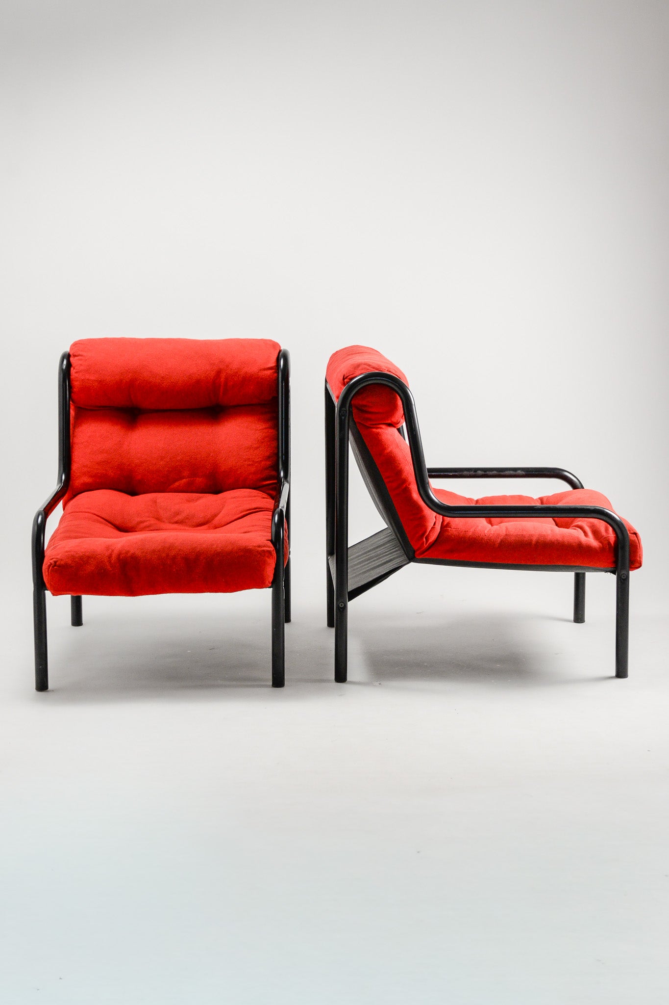 Red Fabric Armchair / 赤ファブリック アームチェア