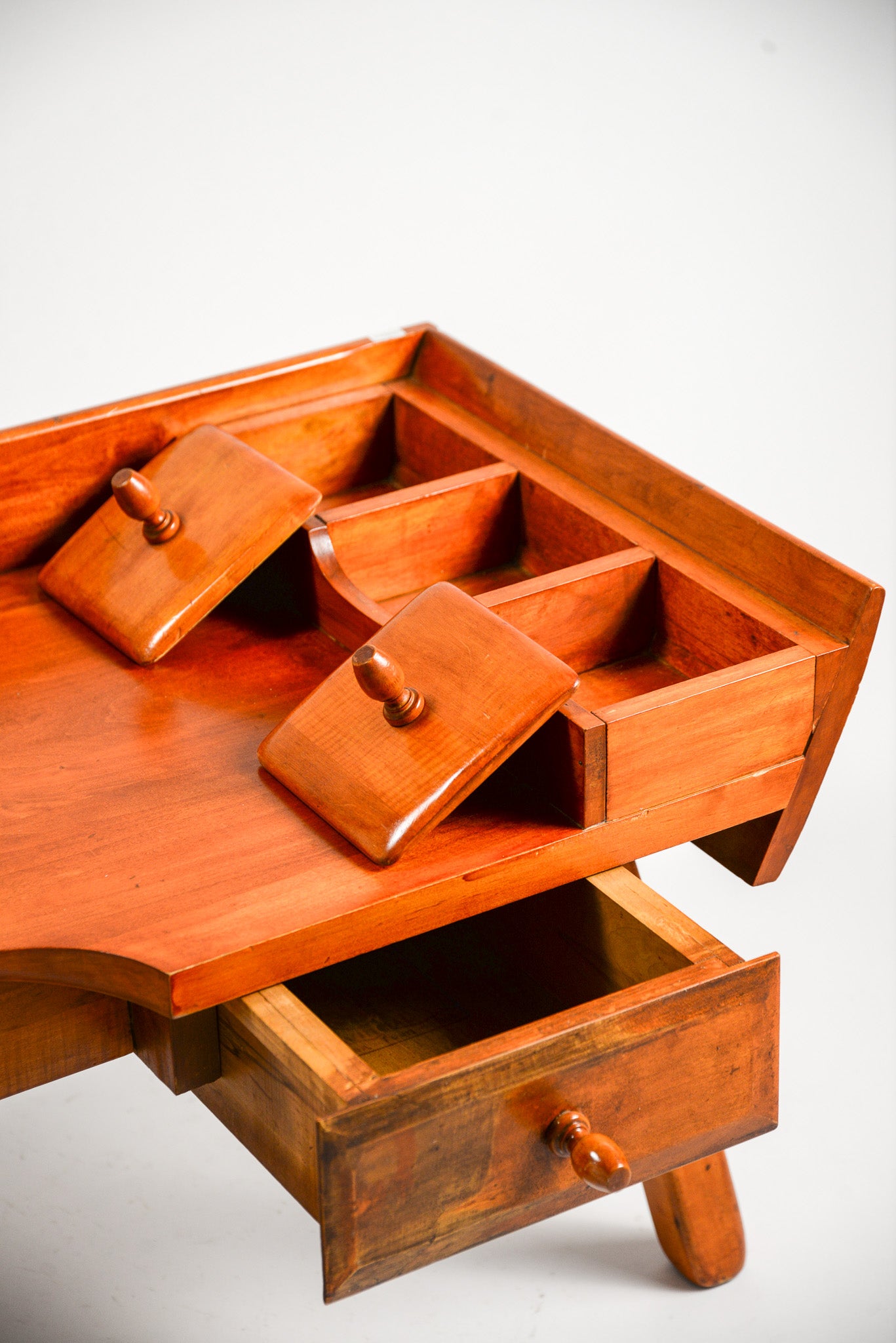 Coffee Table with Storage Drawer / 引き出し小物入れ付ローテーブル