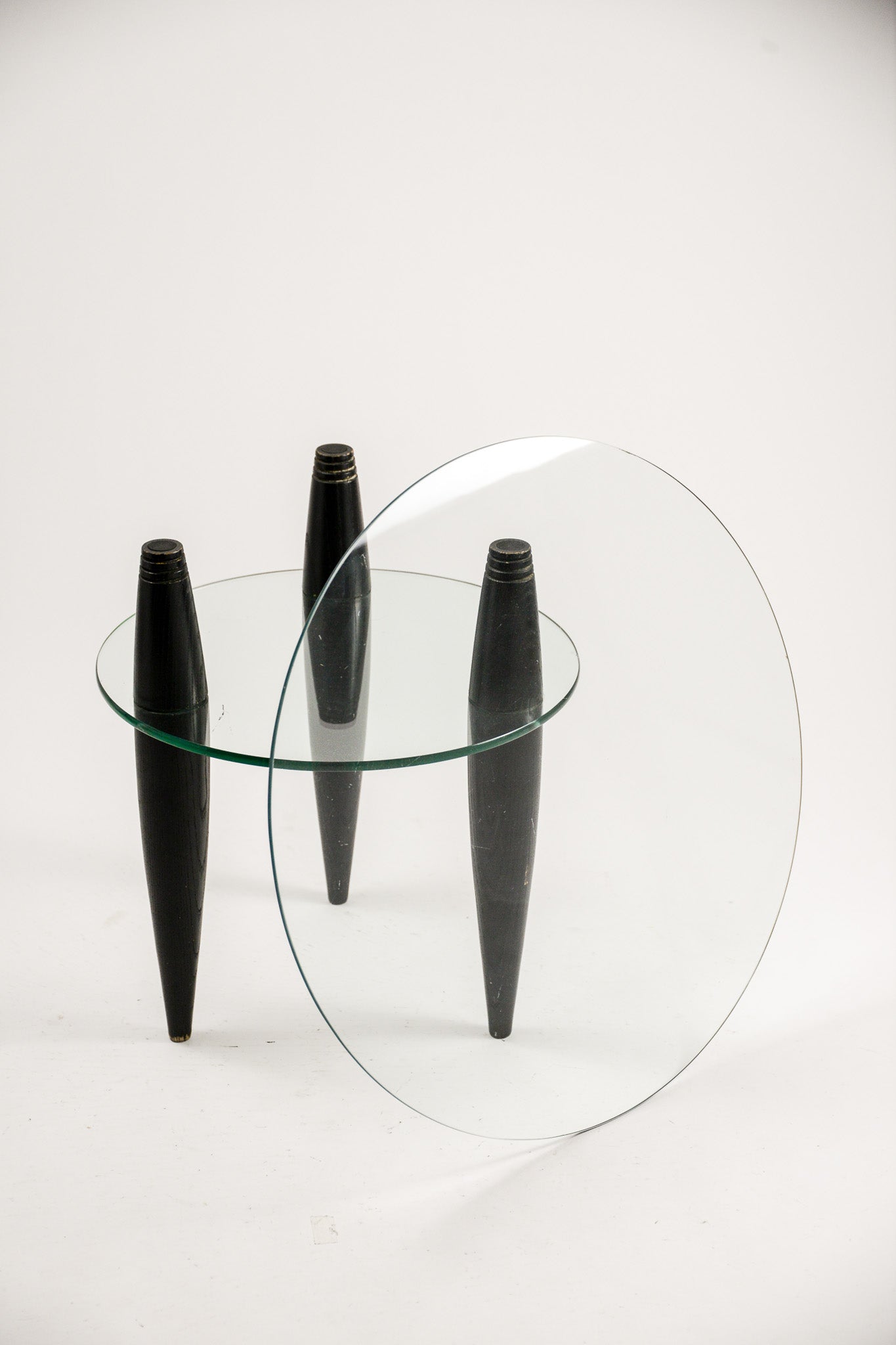 3-Legged Double-Tier Glass Top Side Table / ガラス天板 3本脚 サイドテーブル