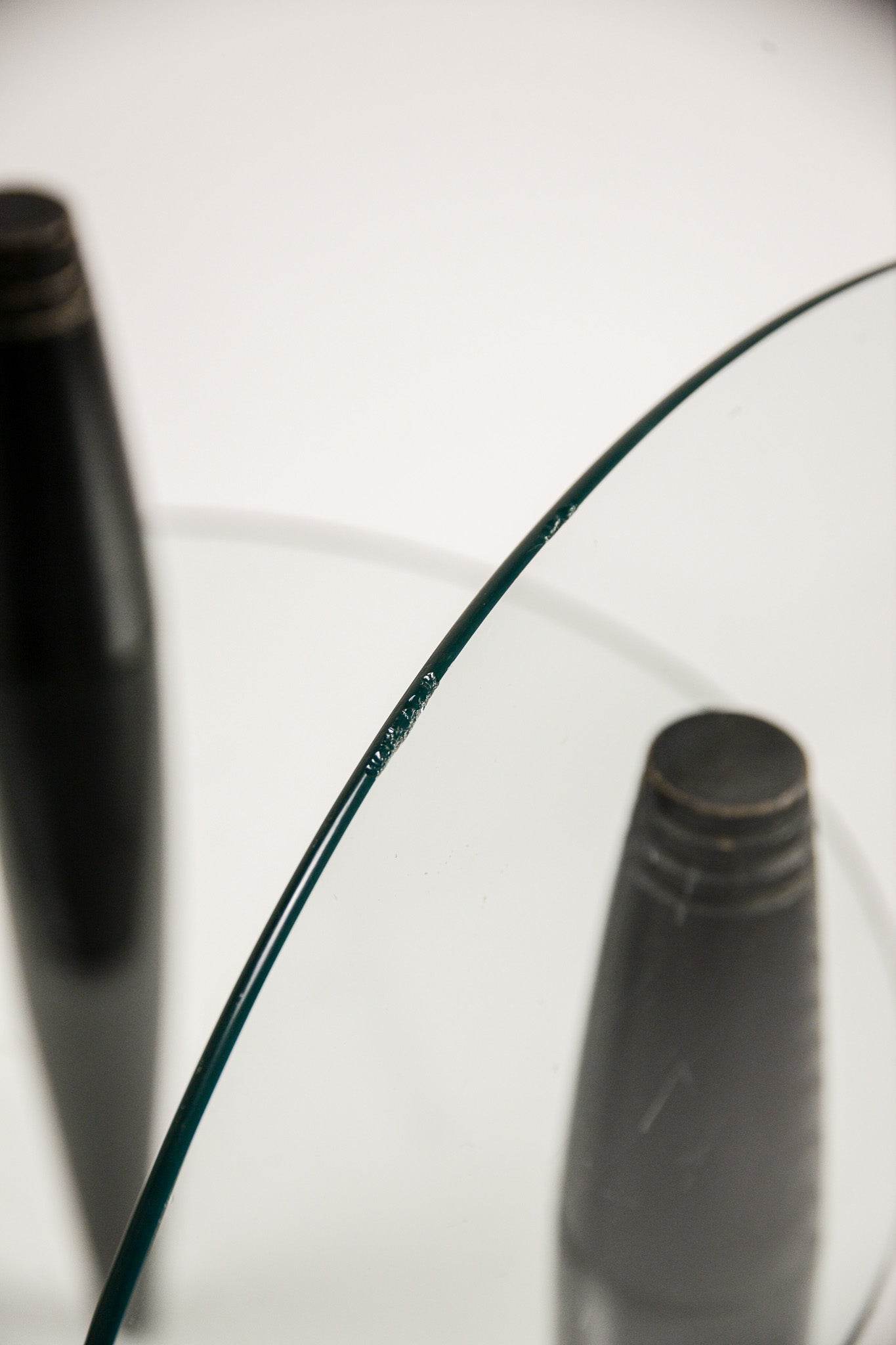 3-Legged Double-Tier Glass Top Side Table / ガラス天板 3本脚 サイドテーブル
