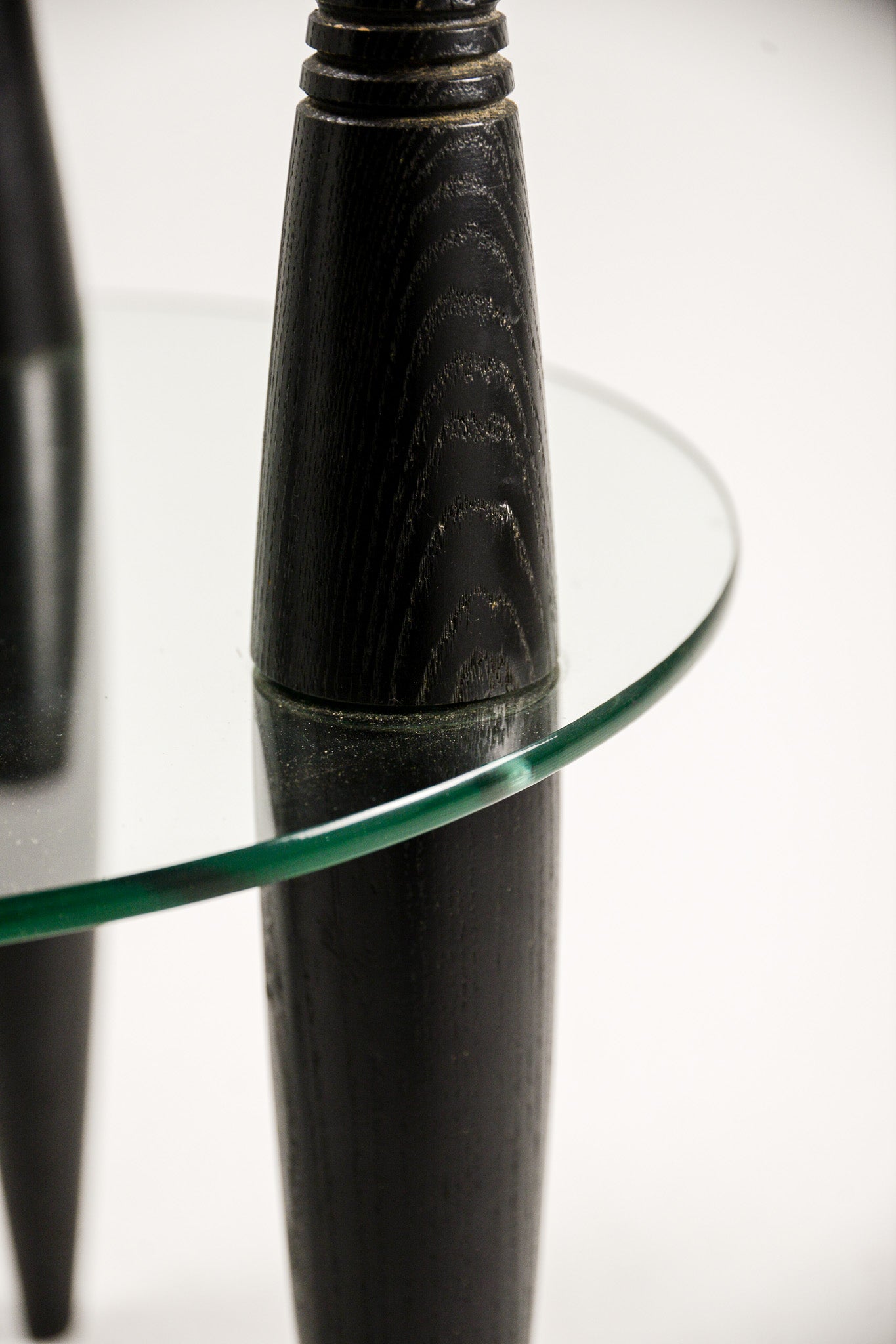 3-Legged Double-Tier Glass Top Side Table / ガラス天板 3本脚 サイドテーブル