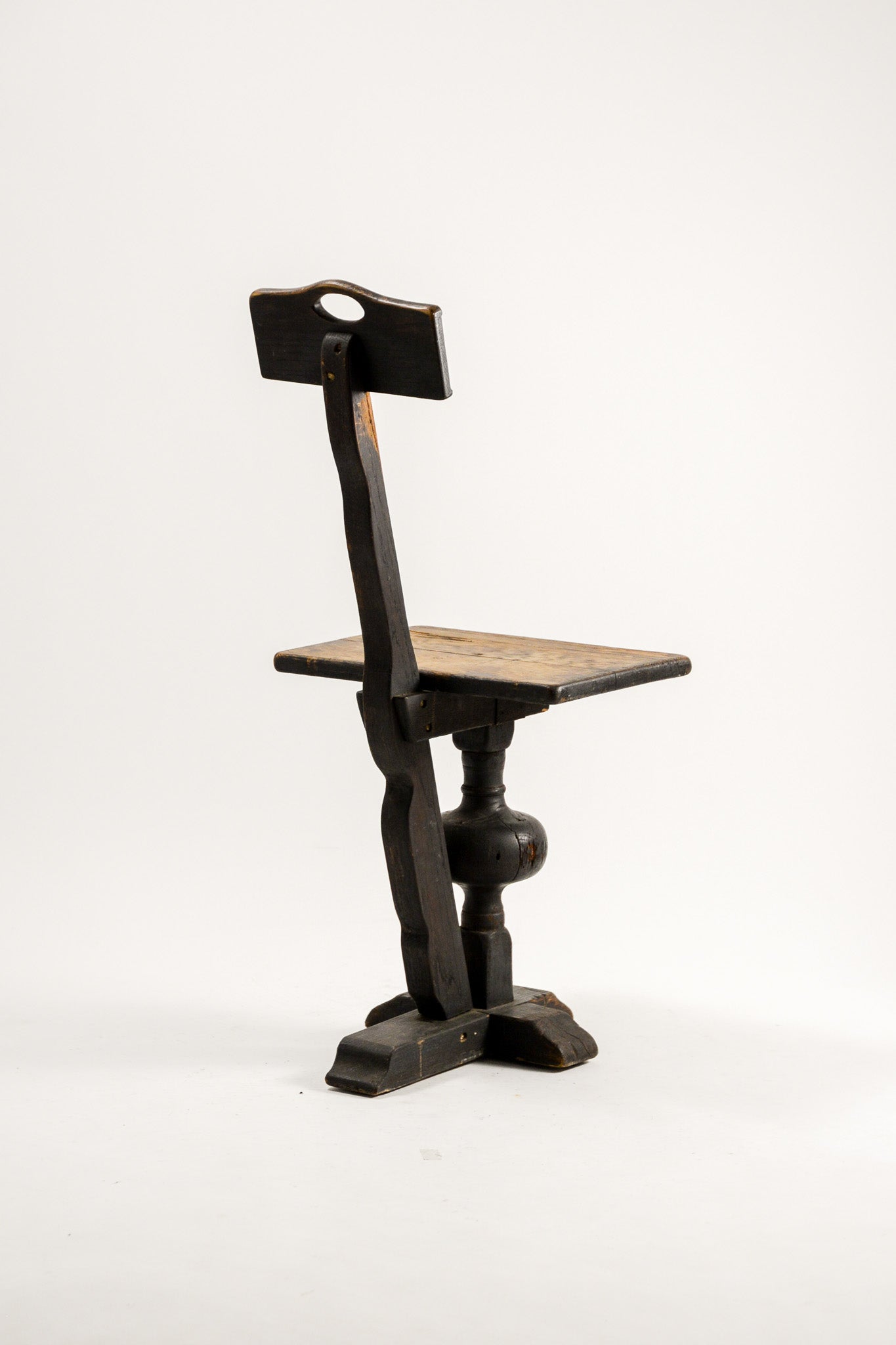 Wooden Primitive Spinning Chair / 木製プリミティブスピニングチェア