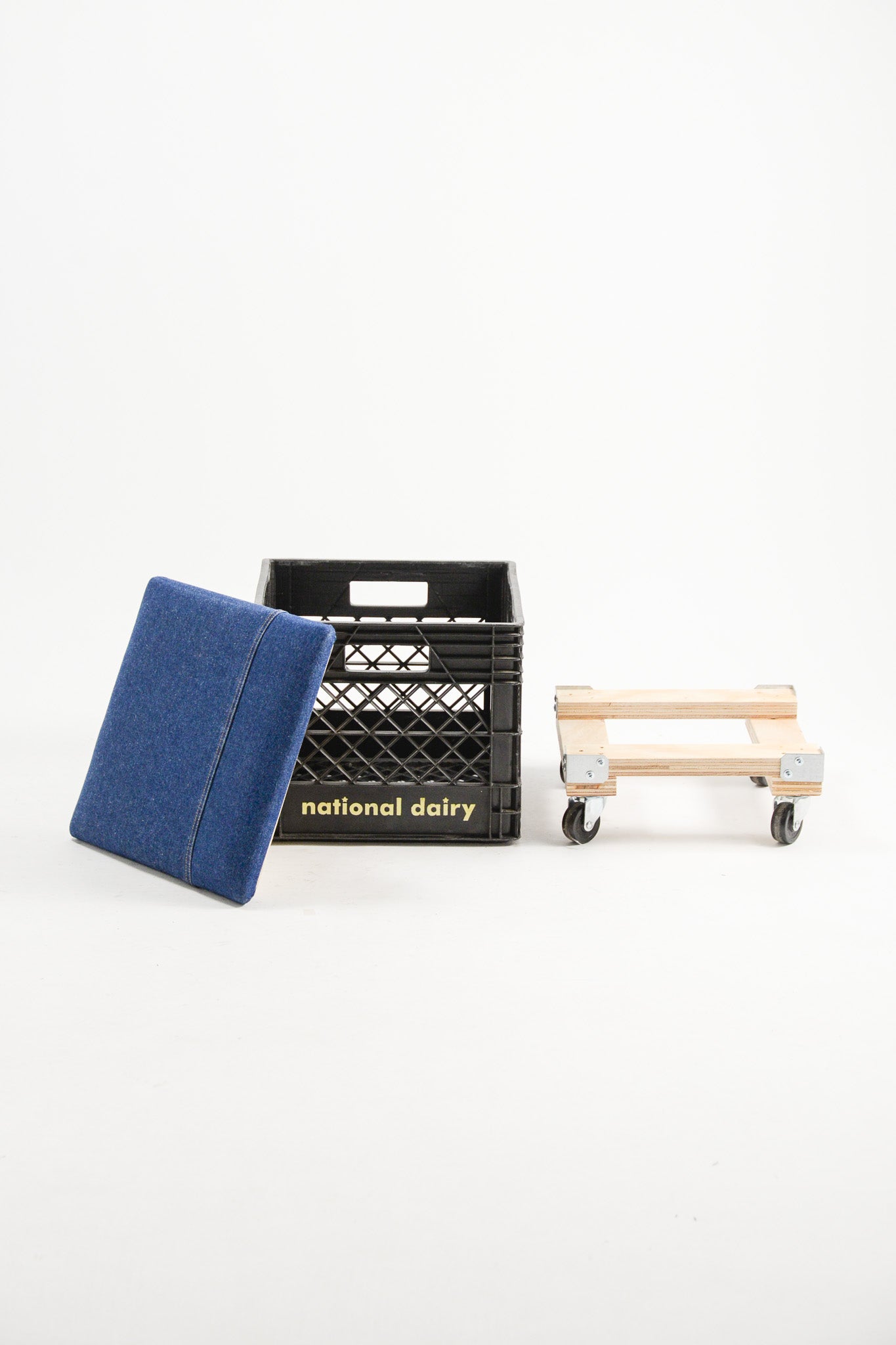 Caster Black Crate Stool / キャスター付きクレート(黒) スツール
