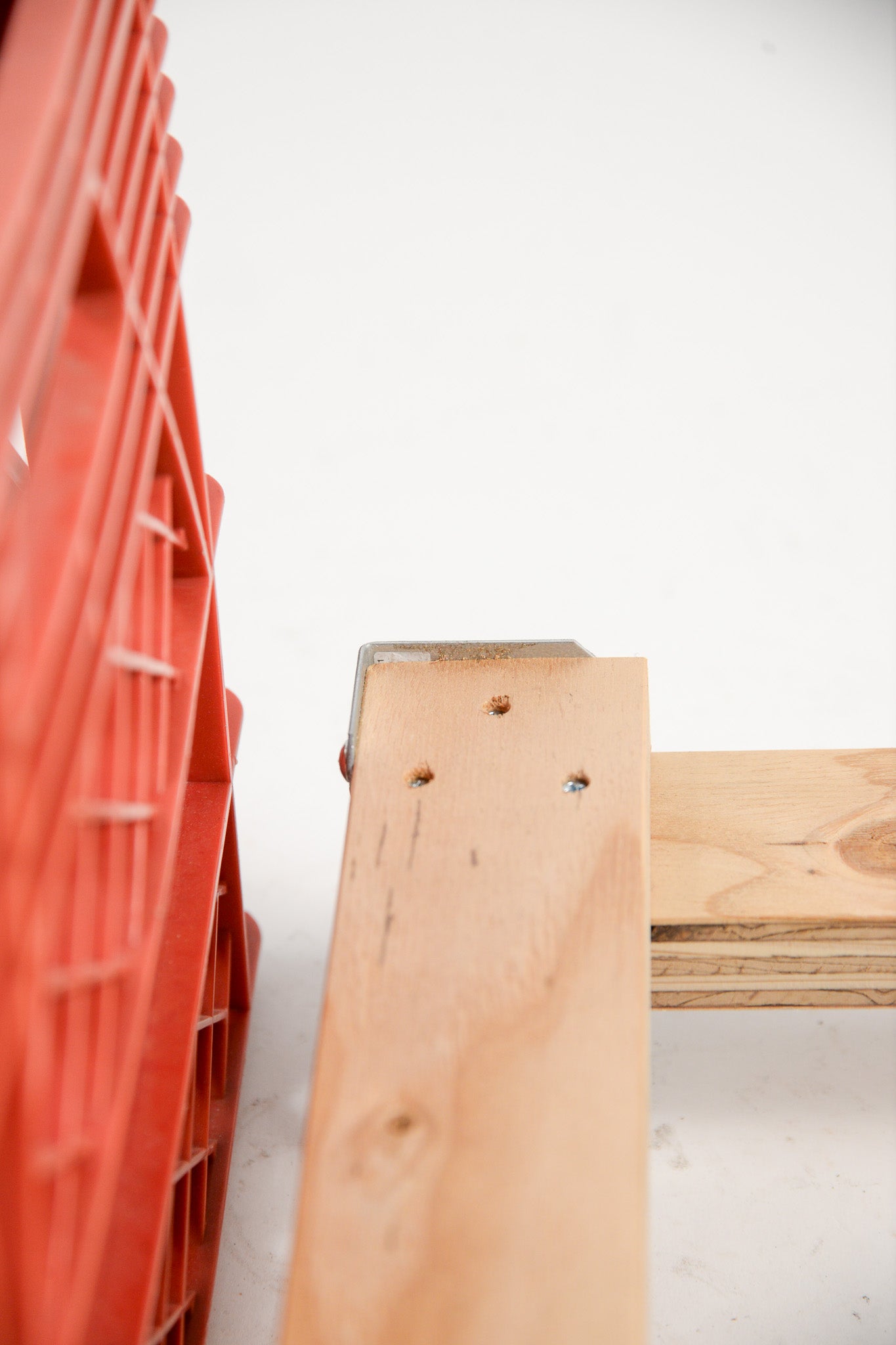 Caster Red Crate Stool / キャスター付きクレート(赤) スツール