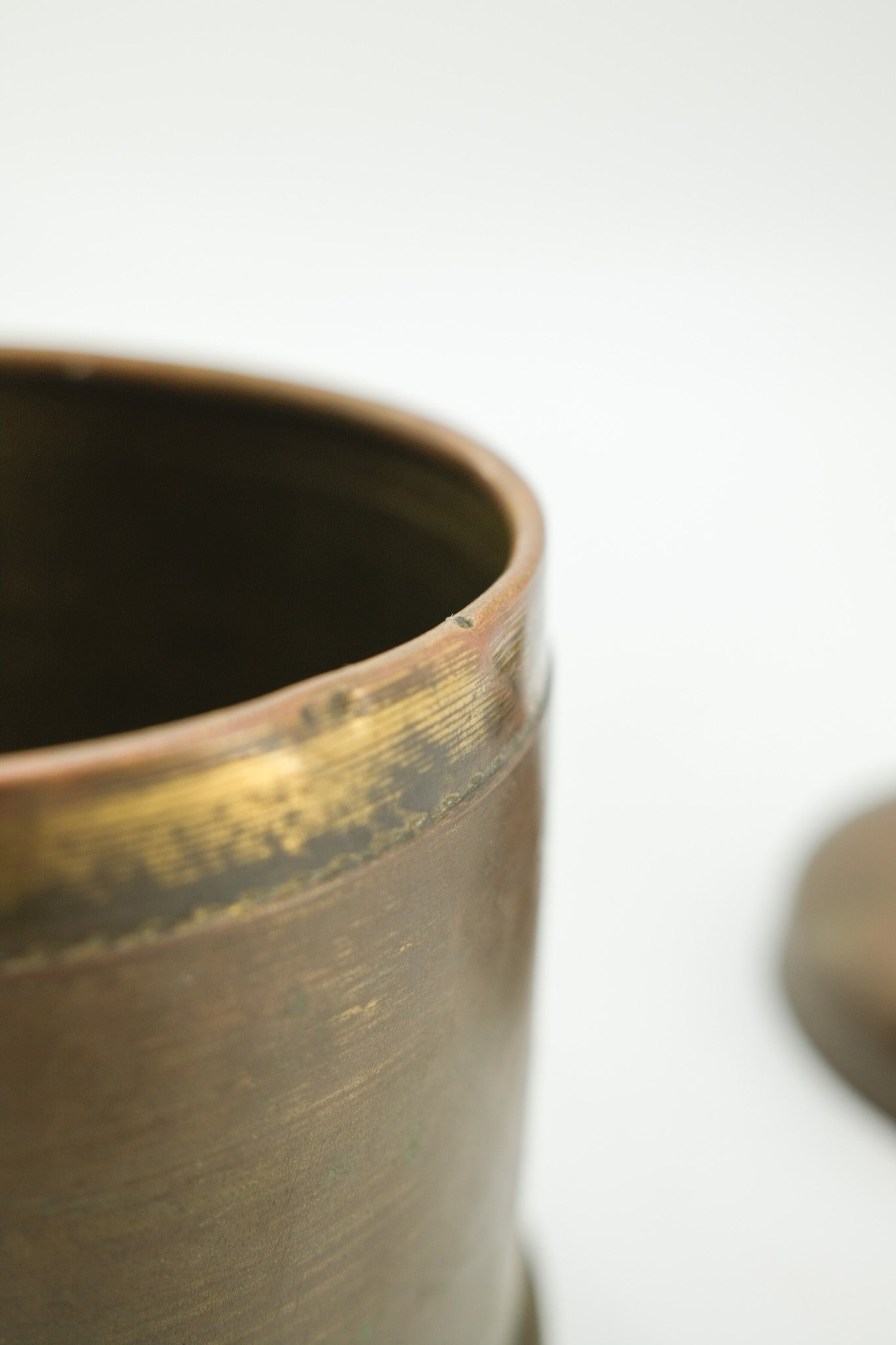 Brass lidded container / 真鍮製の蓋付きキャニスター