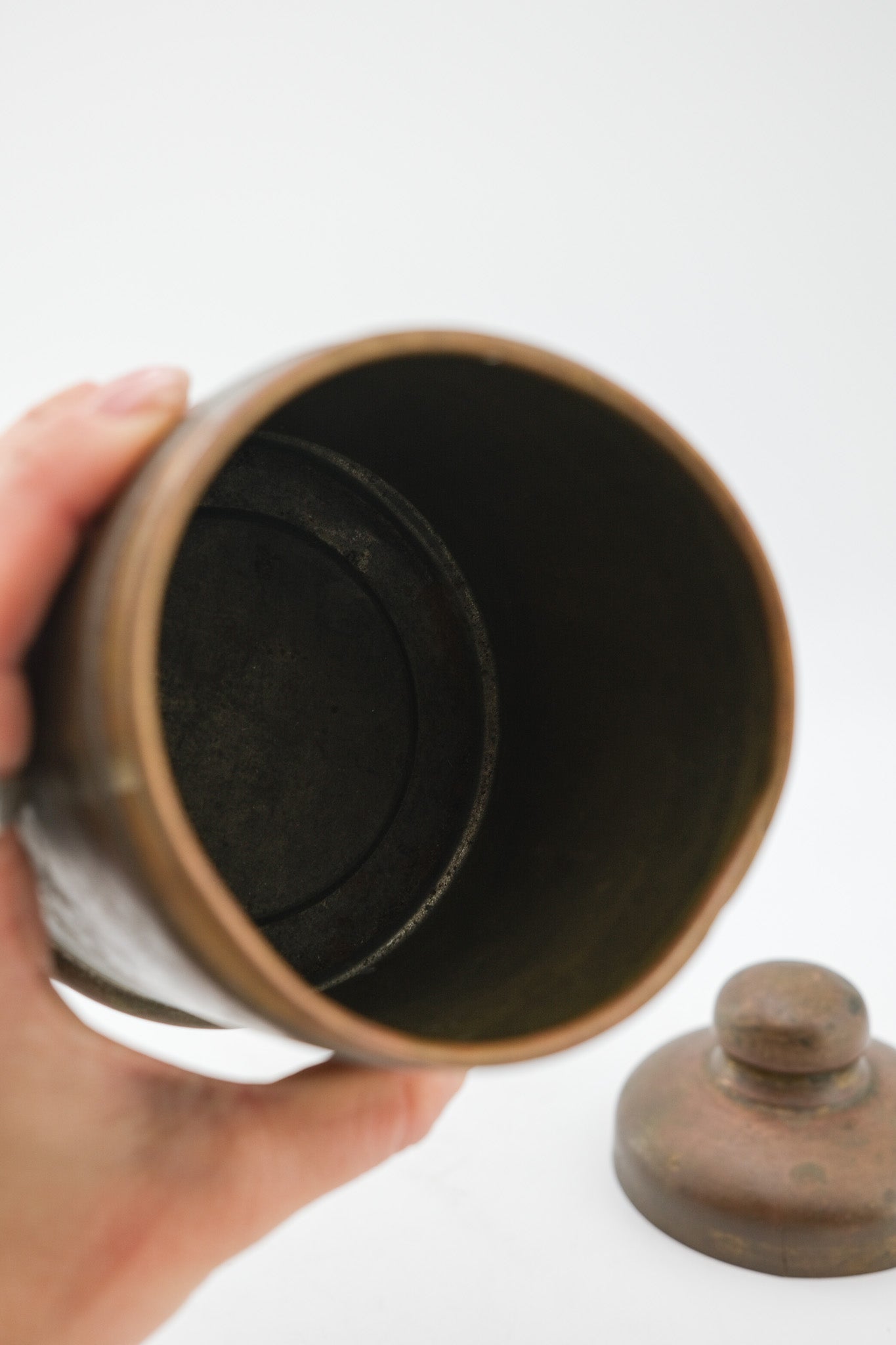Brass lidded container / 真鍮製の蓋付きキャニスター