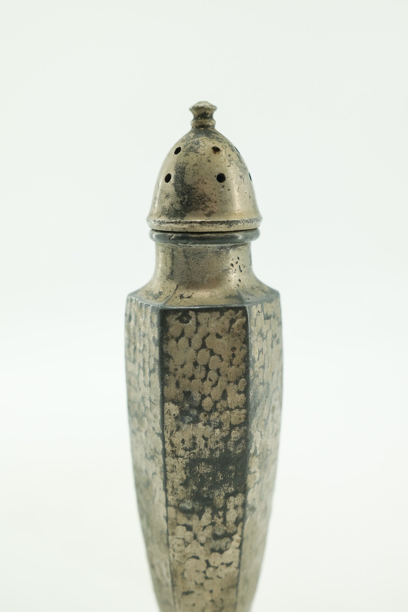 Antique Metal Pepper & Salt Shaker / アンティークメタルスパイスシェーカー
