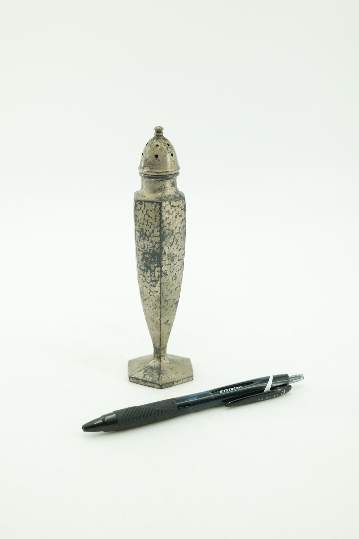 Antique Metal Pepper & Salt Shaker / アンティークメタルスパイスシェーカー