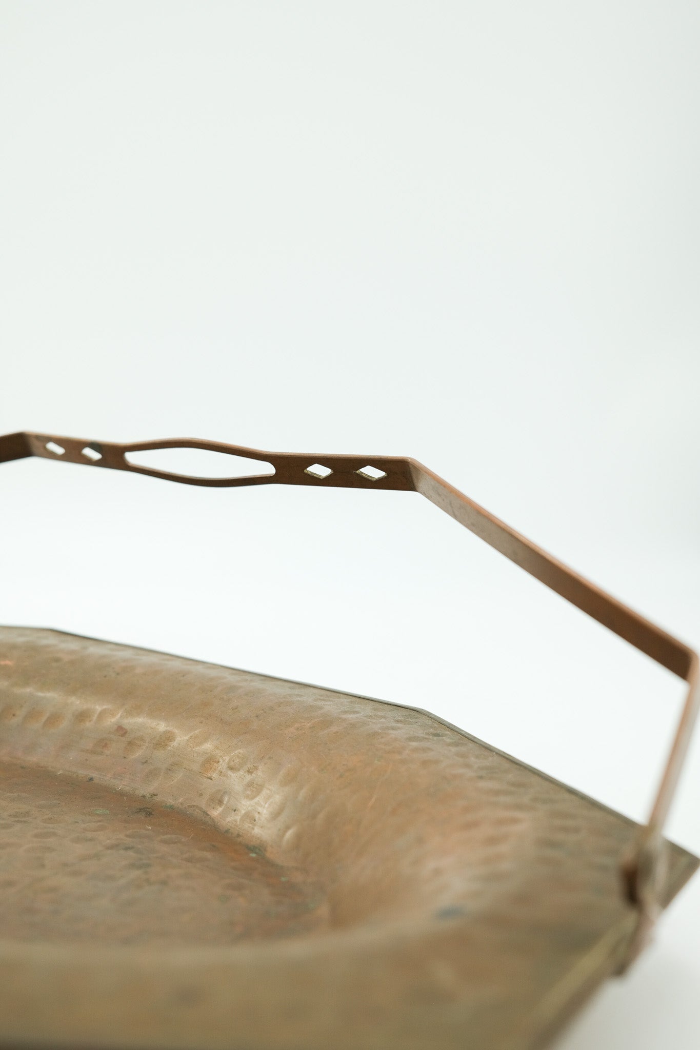 Hammered Copper Tray with Handle / 槌目調 銅製ハンドル付きトレイ