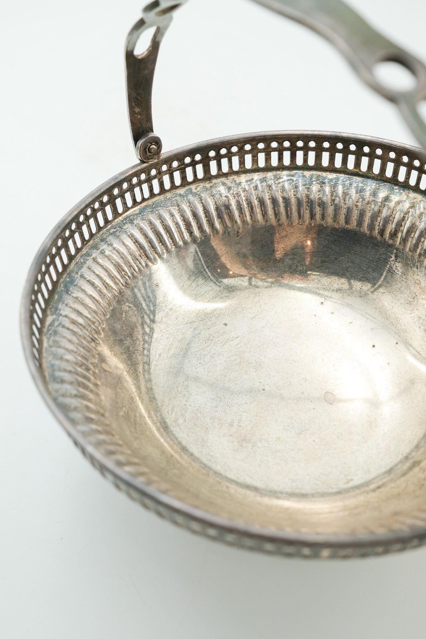 Silver-Plated Swing Handle Basket / シルバープレート スイングハンドル バスケット