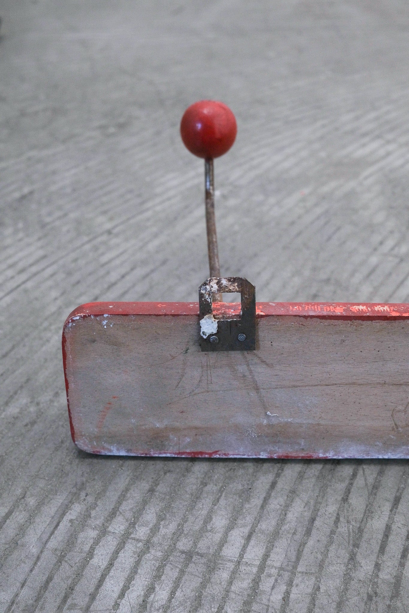 Red Wall-Mounted Coat Rack / 赤い壁付けコートラック