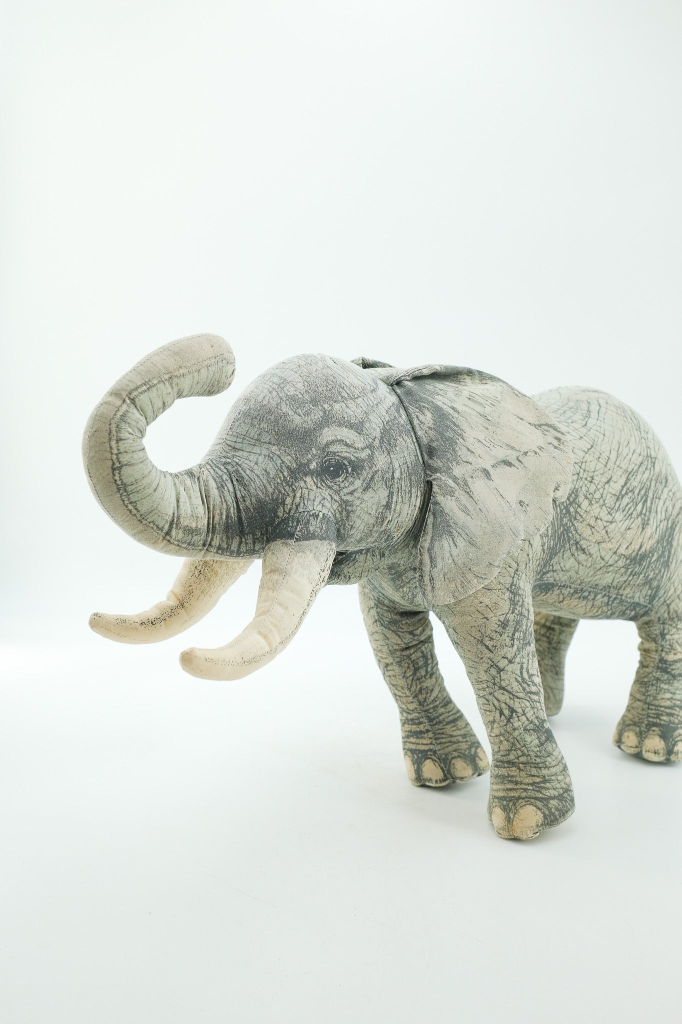 Elephant Plush / ゾウのぬいぐるみ
