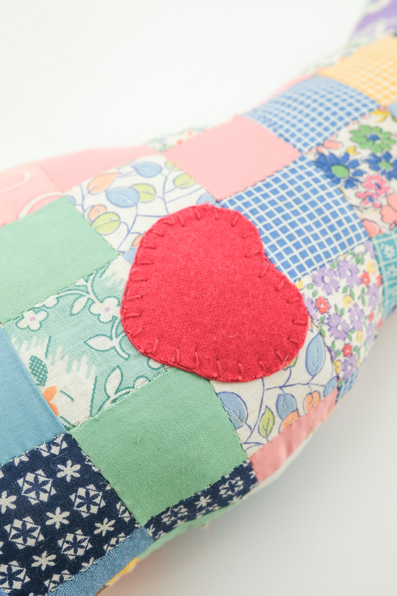 Cat Shaped Patchwork Quilt Cushion / アメリカ買付 猫型パッチワークキルトクッション