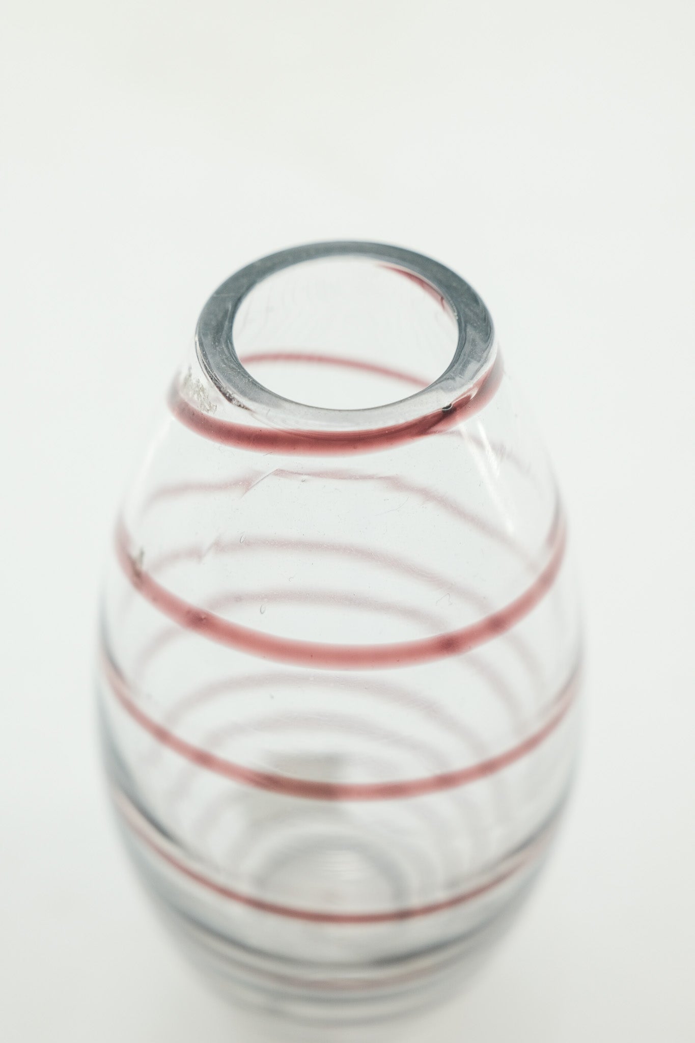 Glass Vase with Purple Spiral / ガラスフラワーベース パープルスパイラル