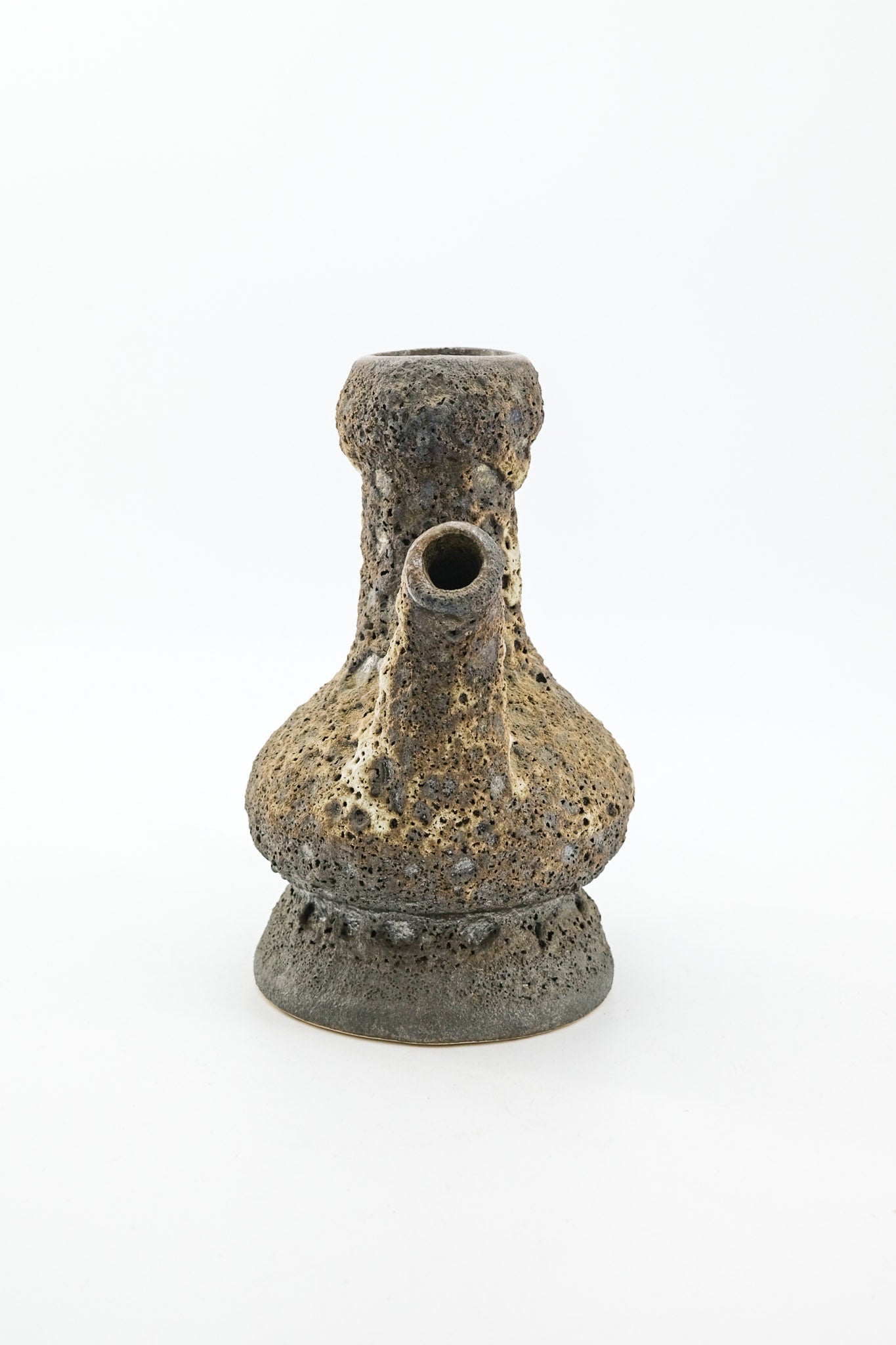 Ceramic Pitcher / 陶器のピッチャー