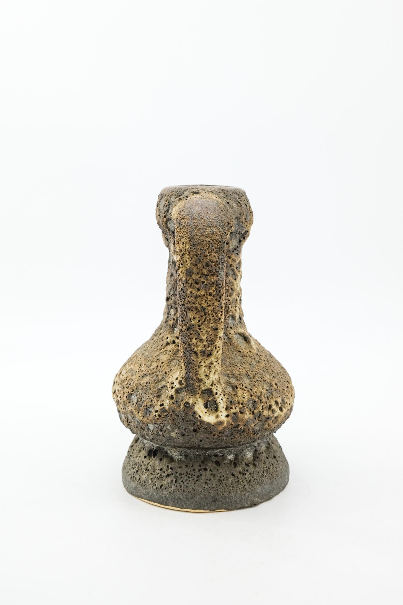 Ceramic Pitcher / 陶器のピッチャー
