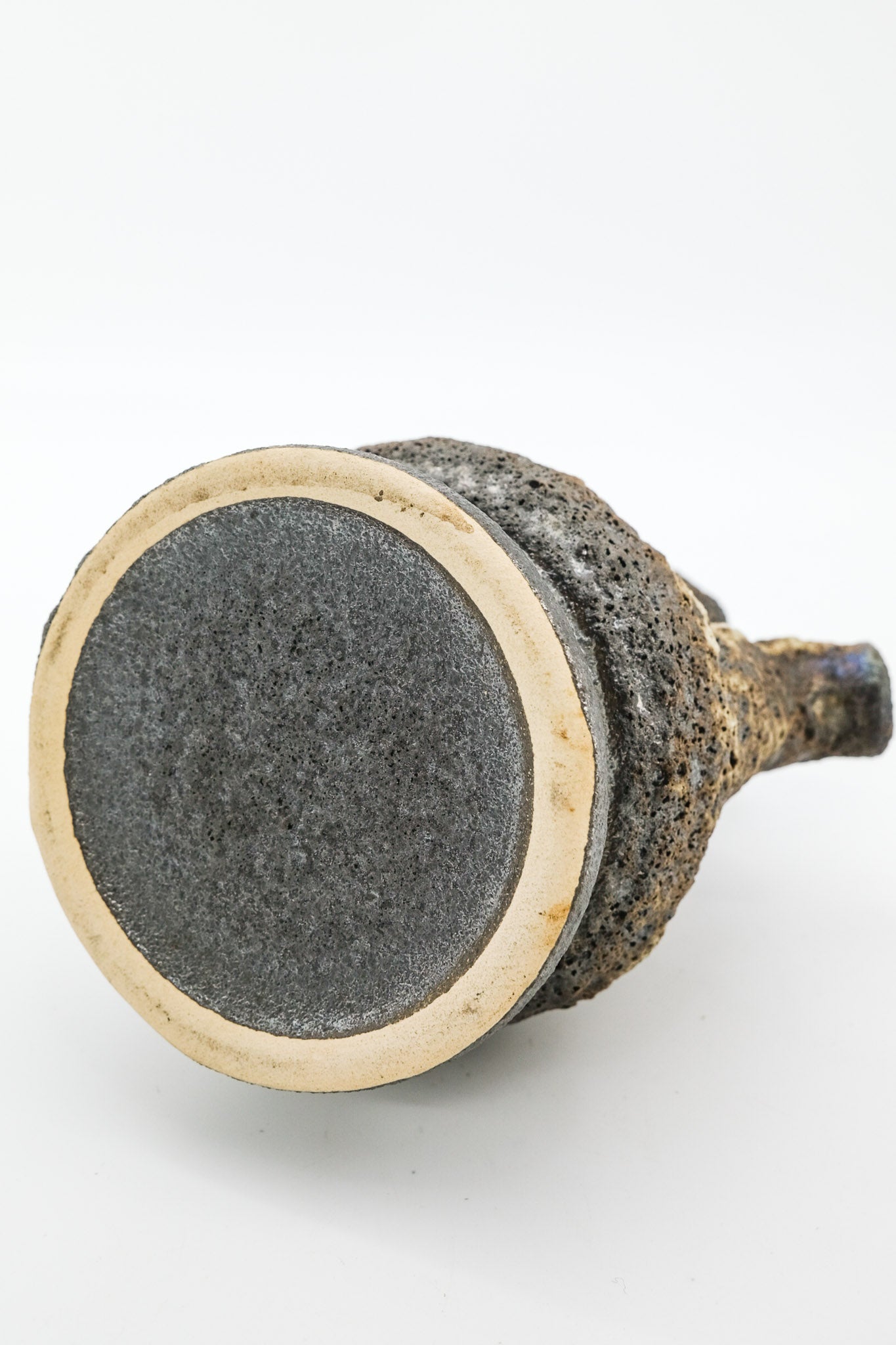 Ceramic Pitcher / 陶器のピッチャー