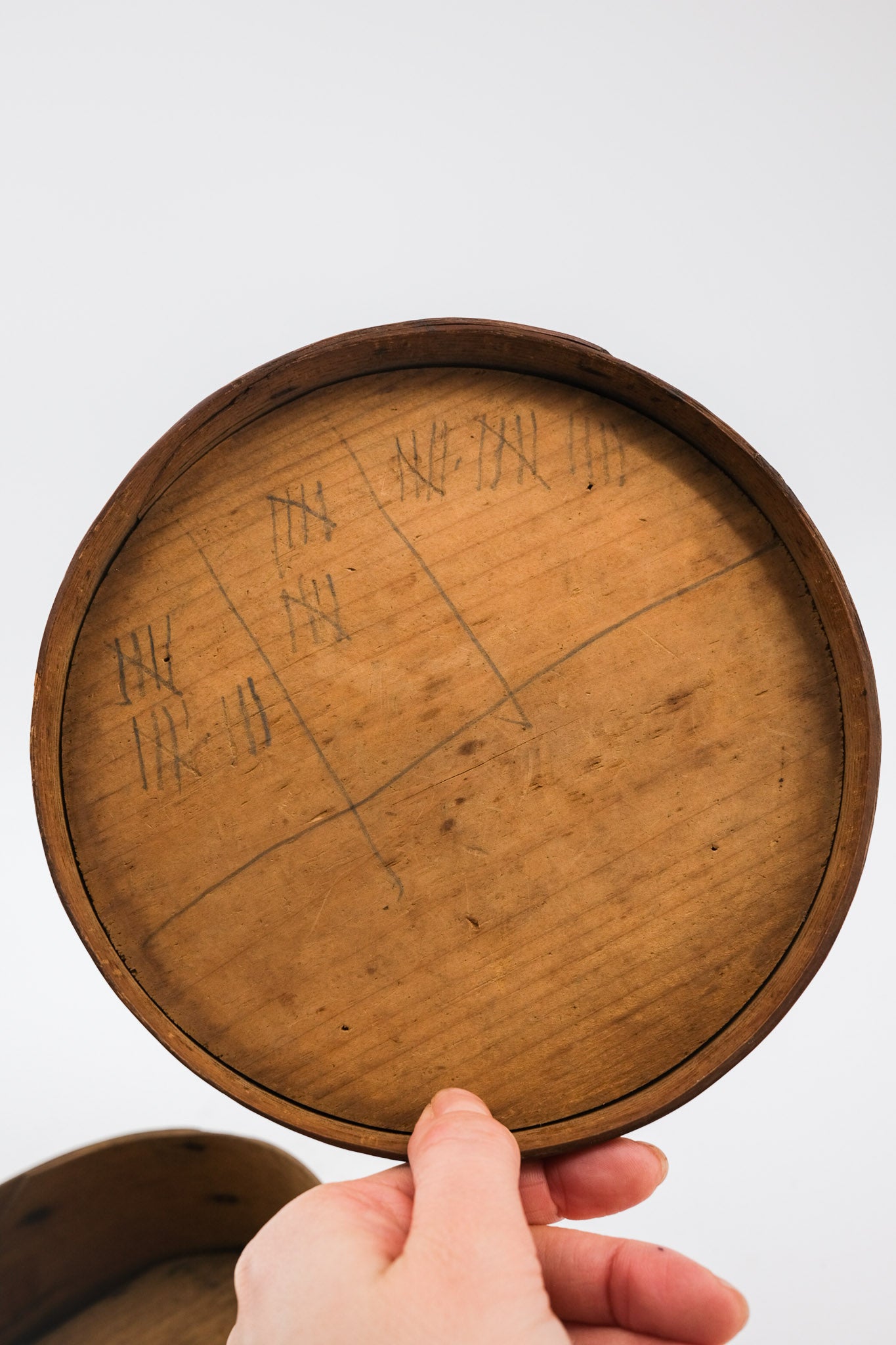 Vintage Wooden Round Bentwood Tally Box with Flower Pattern / ヴィンテージ 木製 ラウンド ベントウッド タリーボックス（花模様入り）