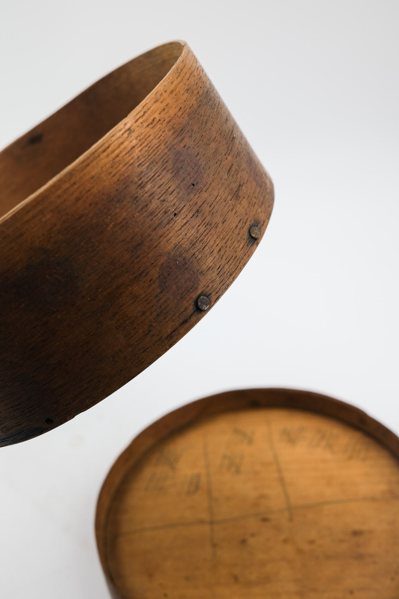 Vintage Wooden Round Bentwood Tally Box with Flower Pattern / ヴィンテージ 木製 ラウンド ベントウッド タリーボックス（花模様入り）